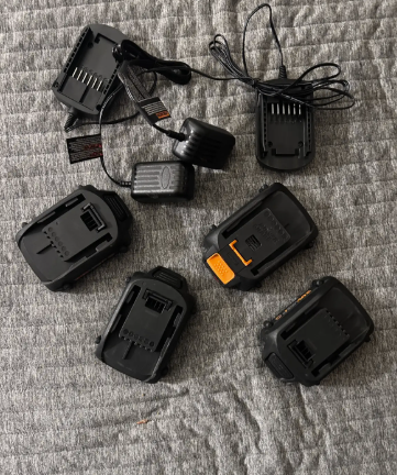 Worx 20V cordless garden grass trimmer 10in - photo 5