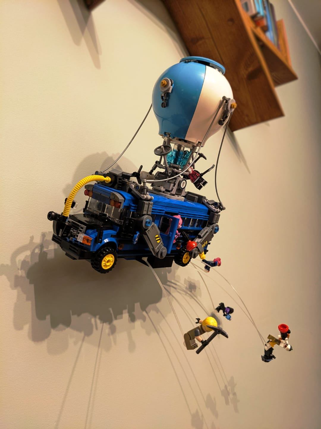 LEGO FORTNITE BATTLE BUS - WALL MOUNT - photo 4