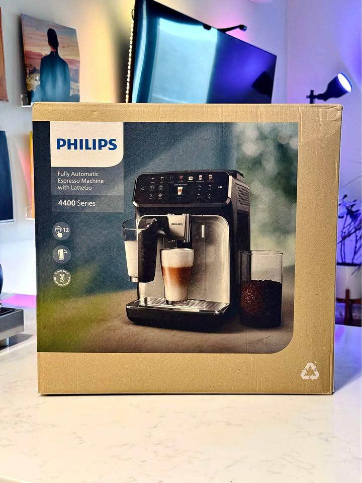 Philips 4400 LatteGo espresso coffee machine - Brand New!