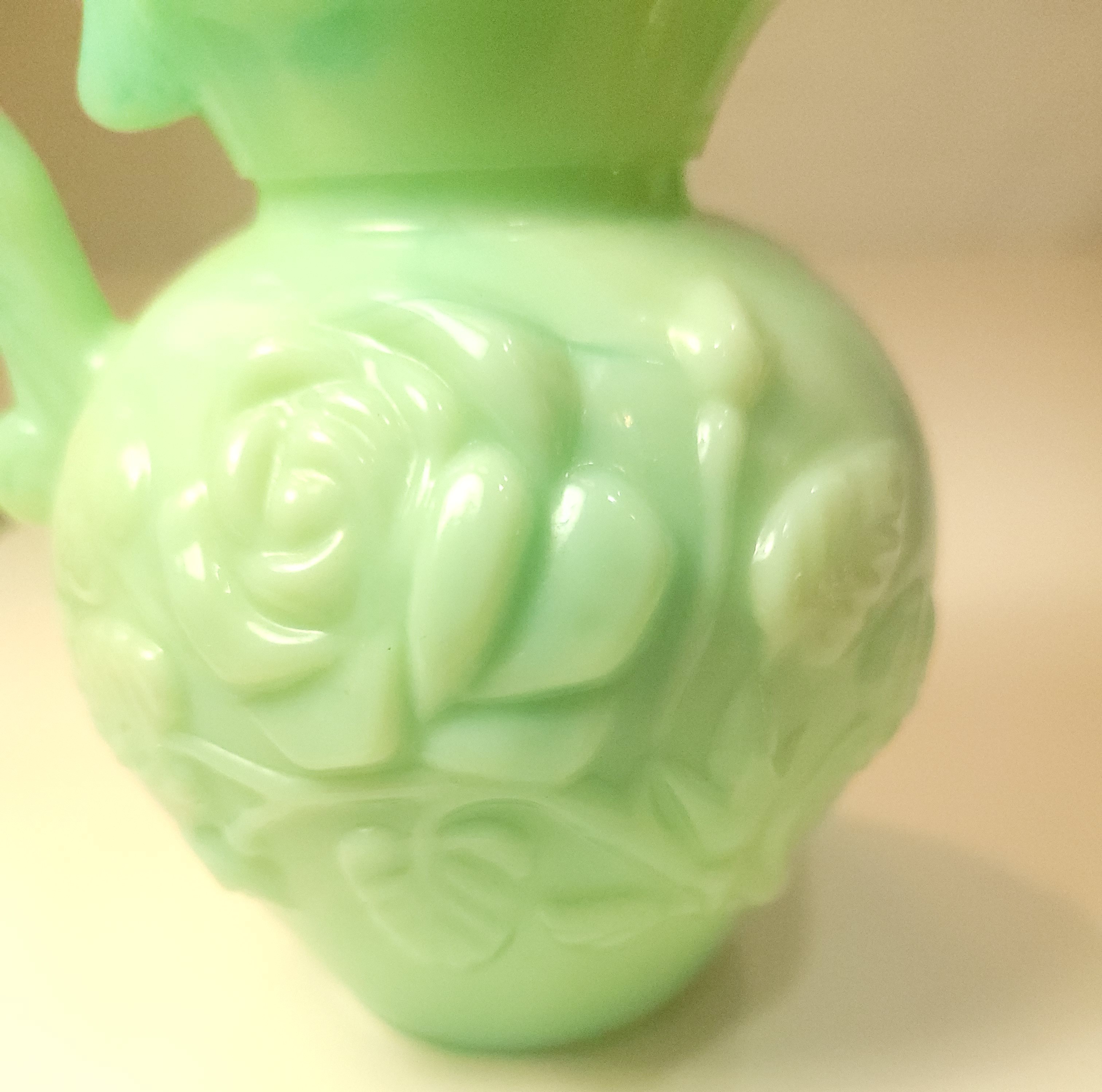 Vintage 1971 Avon Victoriana Green Slag Glass Rose Pitcher 4.5" - photo 2