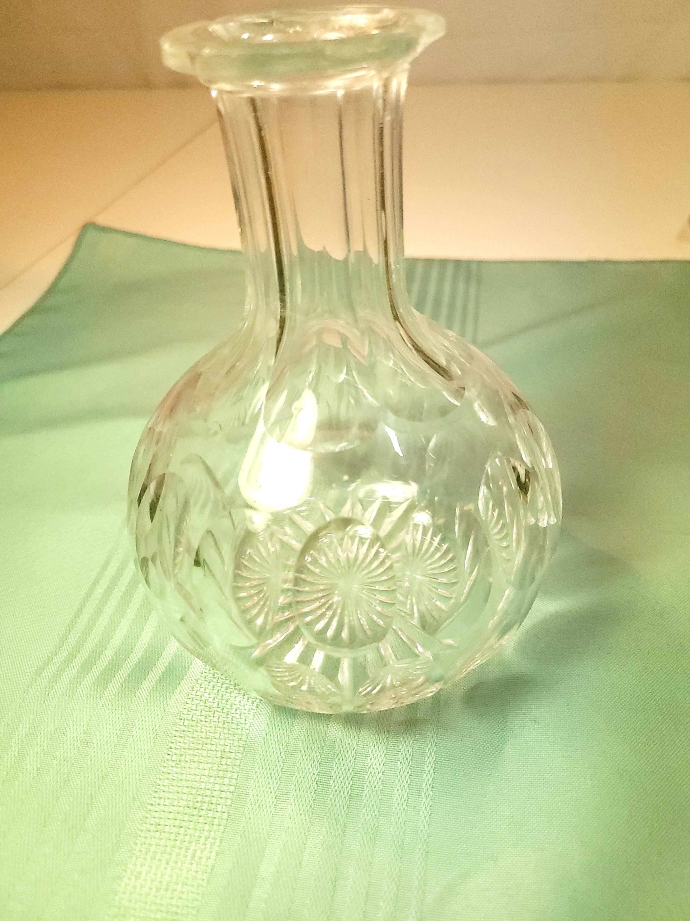 1960s Starburst Diamond Pressed Glass Decanter w/ Stopper 9" - photo 2