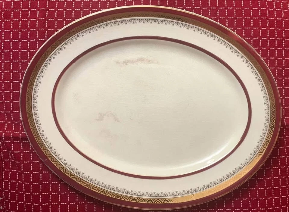 Rare "Royal Crowning" Vintage Gravy Boat and Platter Set - photo 4