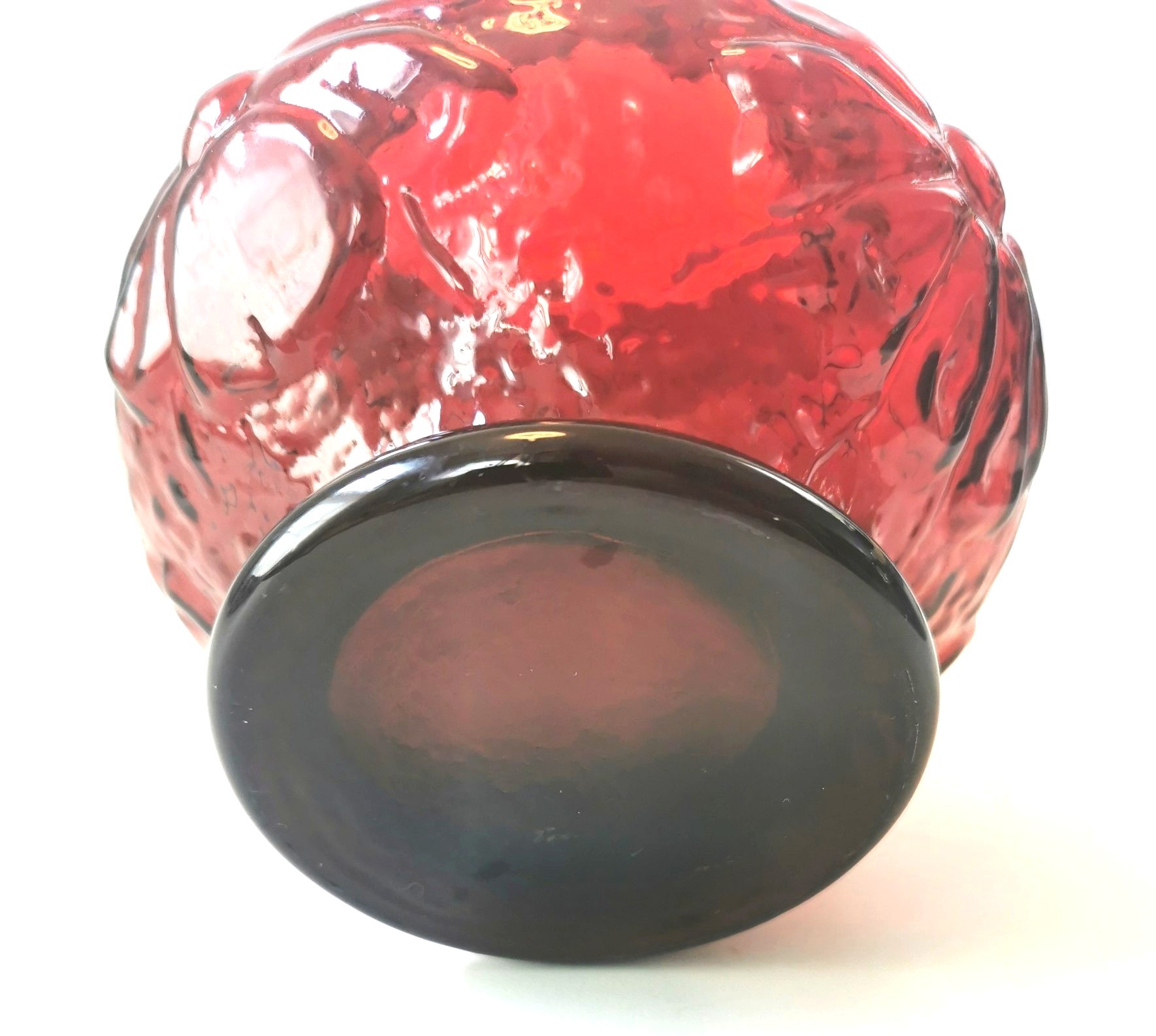 1950s Anchor Hocking Ruby Red Art Glass Vase Black Base 5.5" - photo 3