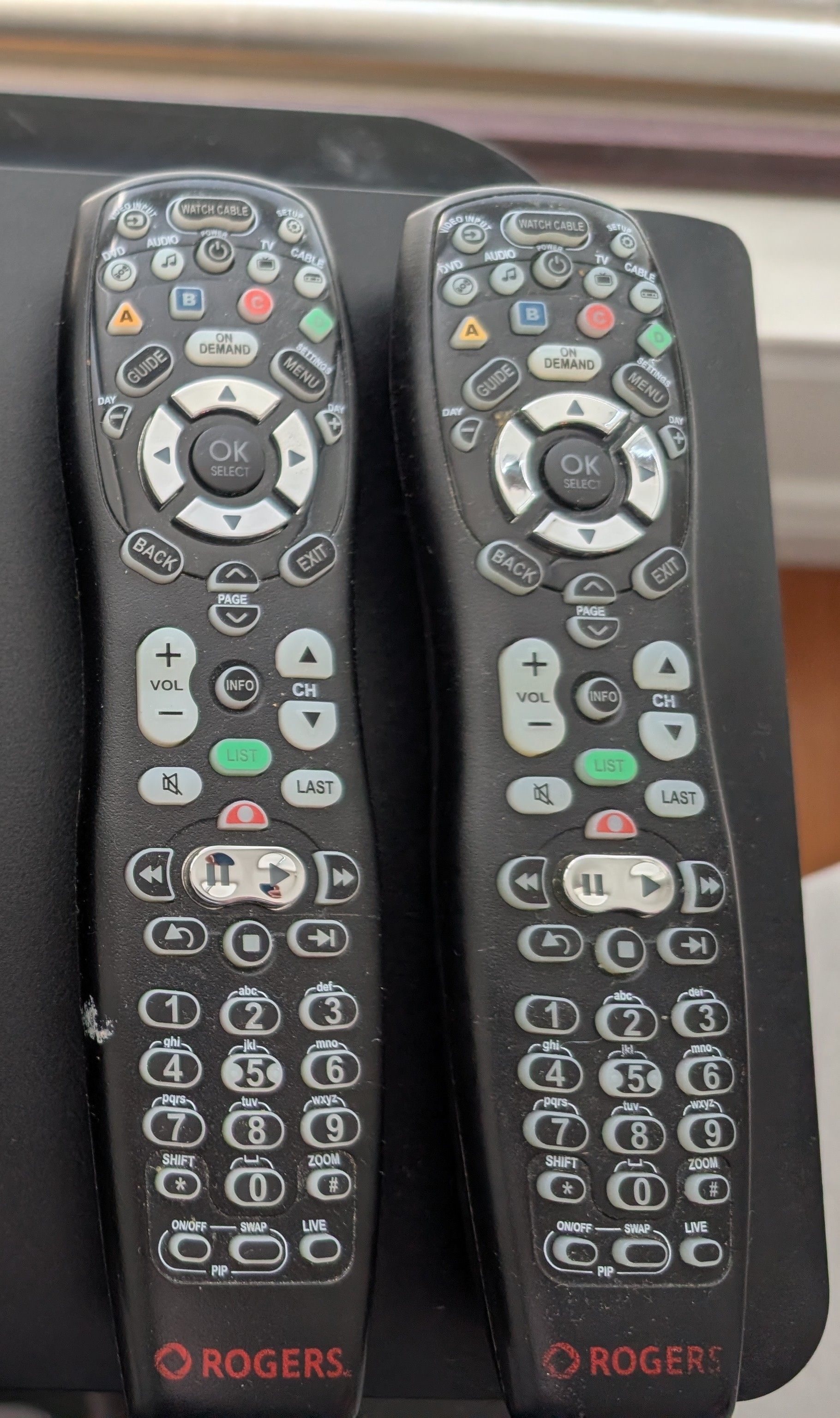 Rogers NextBox 3.0 PVR w/2 remote controls - photo 2