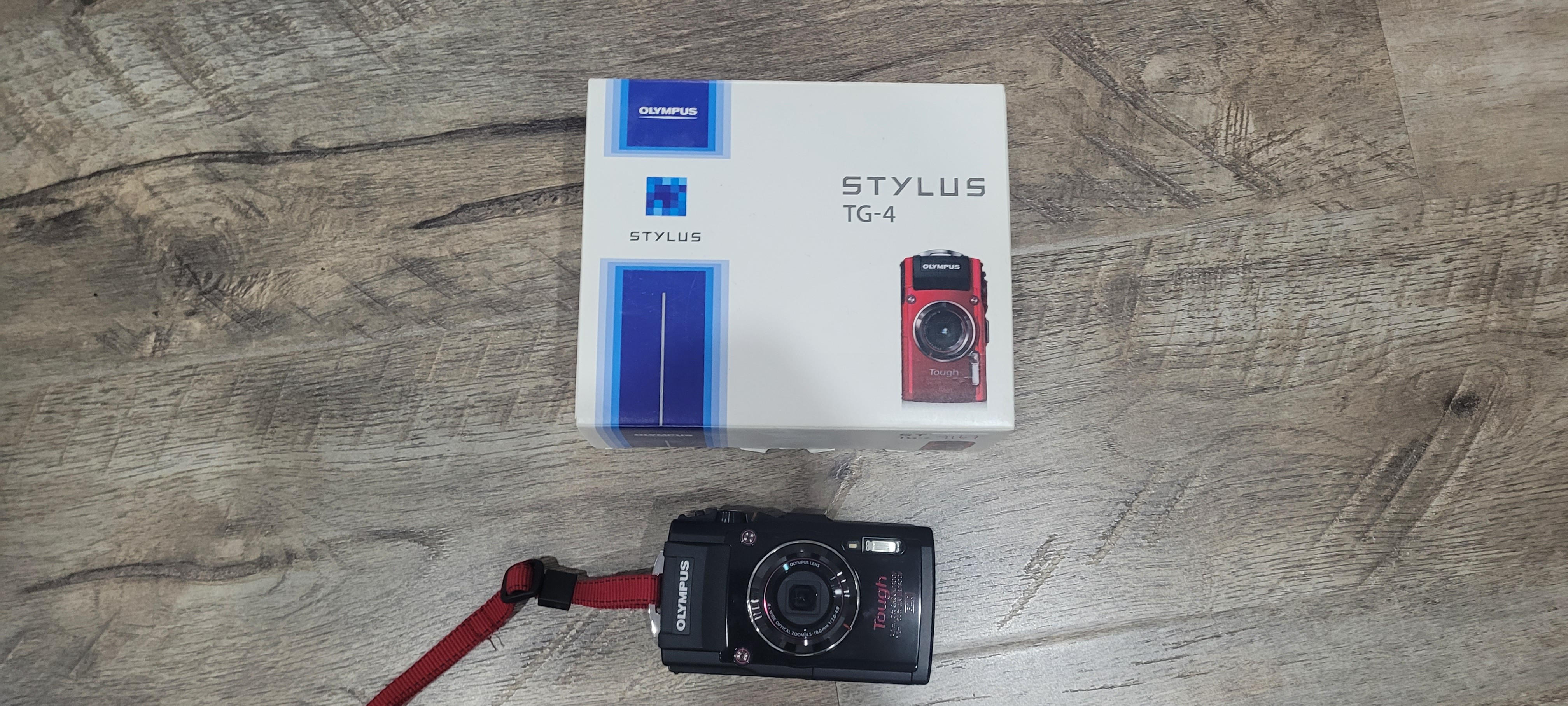 Olympus Stylus TG-4 Waterproof Camera – Org Box + Accessories
