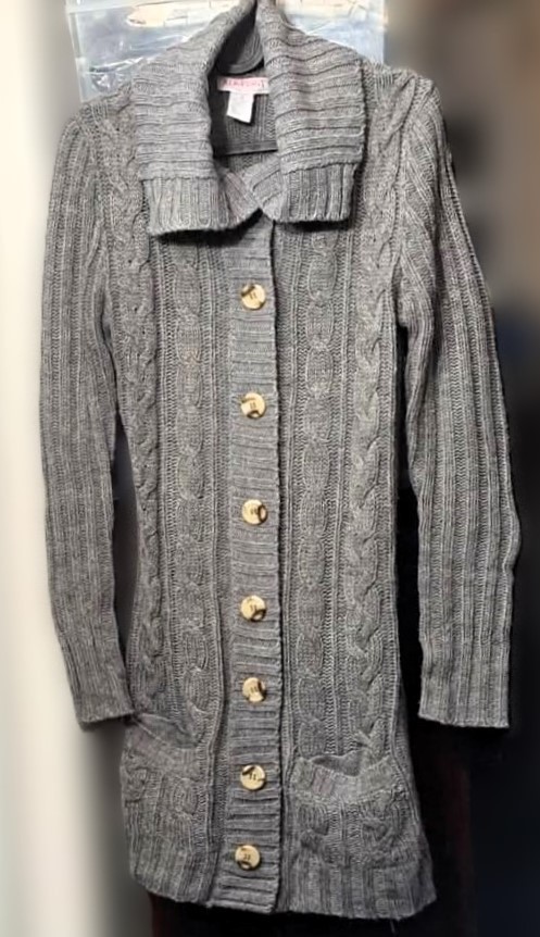 Airport Clothing Co. Grey Cable Knit Cardigan Like New Medium - photo 3