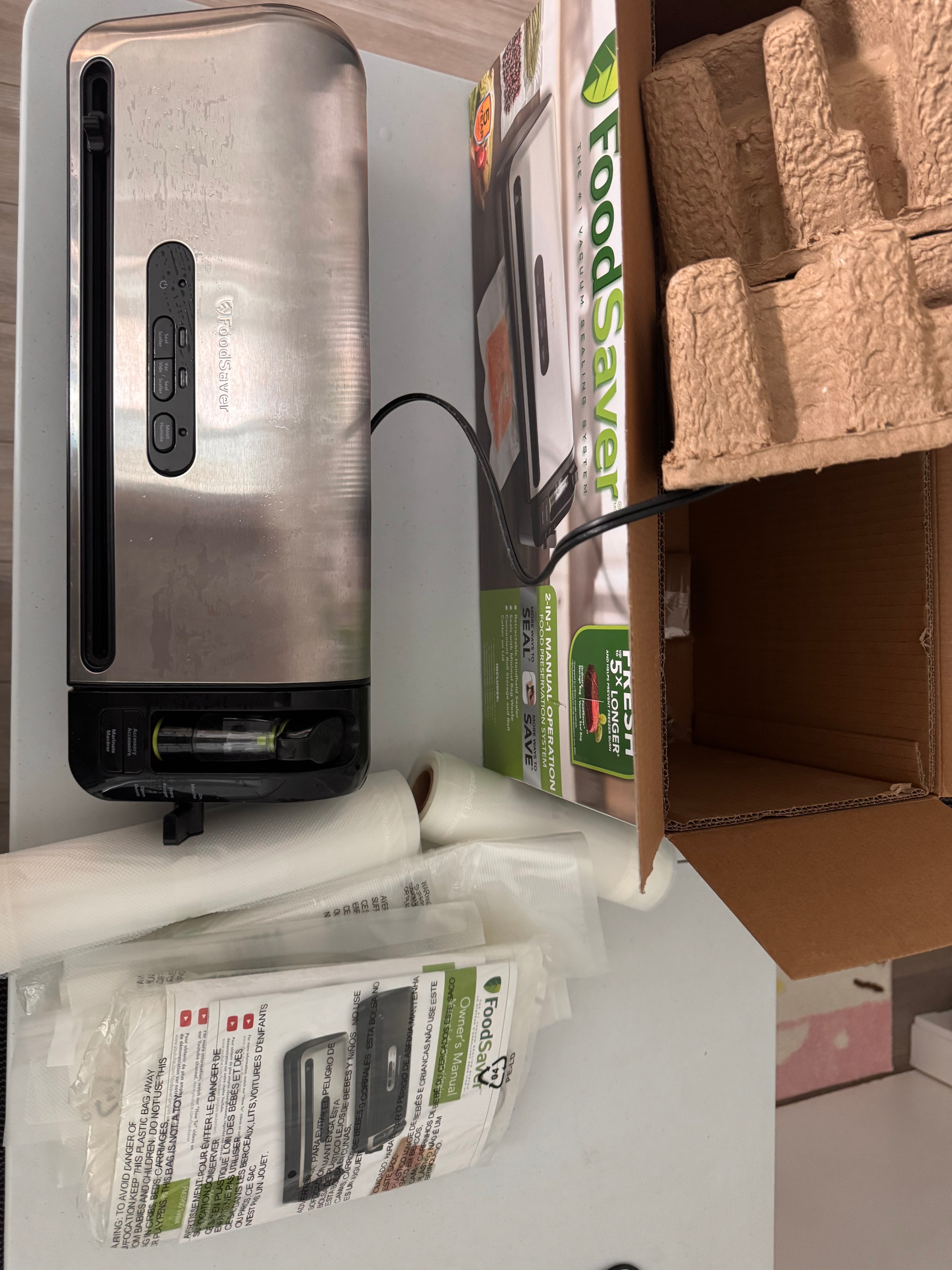 FoodSaver Vacuum Sealing System with Bags - photo 4