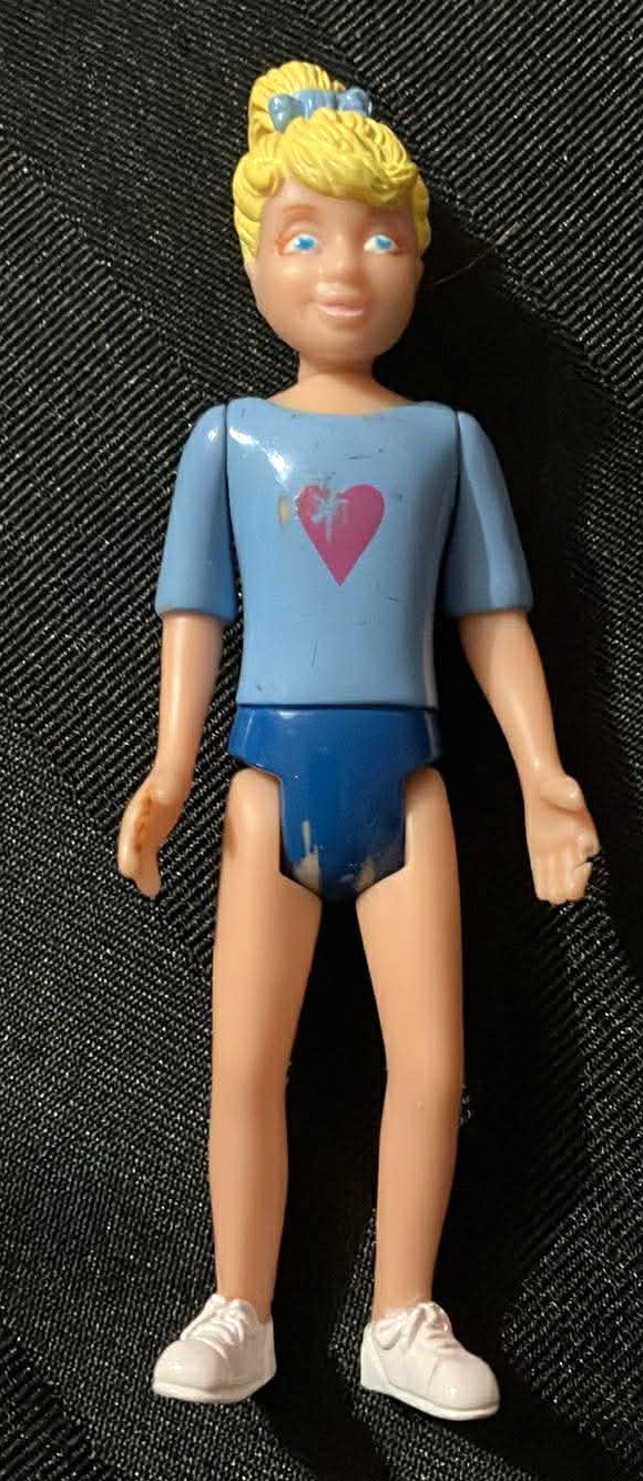 Loving Family Seven Towns 7T Girl Doll - 4 Inches