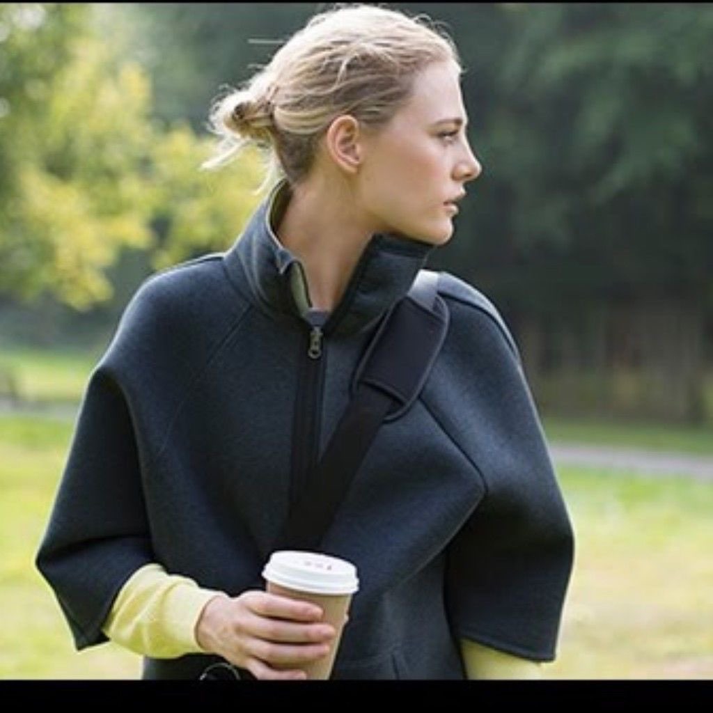 🏆 S Sweaty Betty Uplift Luxe Cape Oversize GrayNeon Front pocket