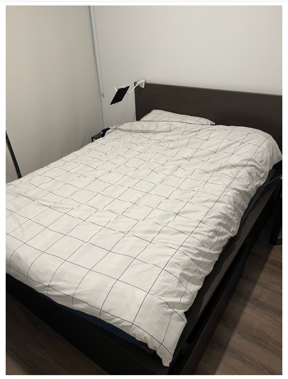 IKEA Bed Frame - Queen Size (MALM) - photo 2