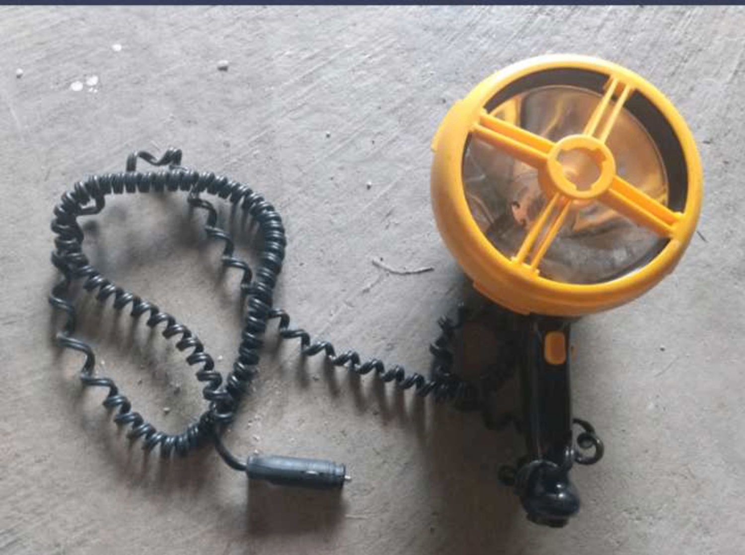 Candlepower - Handheld Spotlight with Cigarette Plug(-12V)