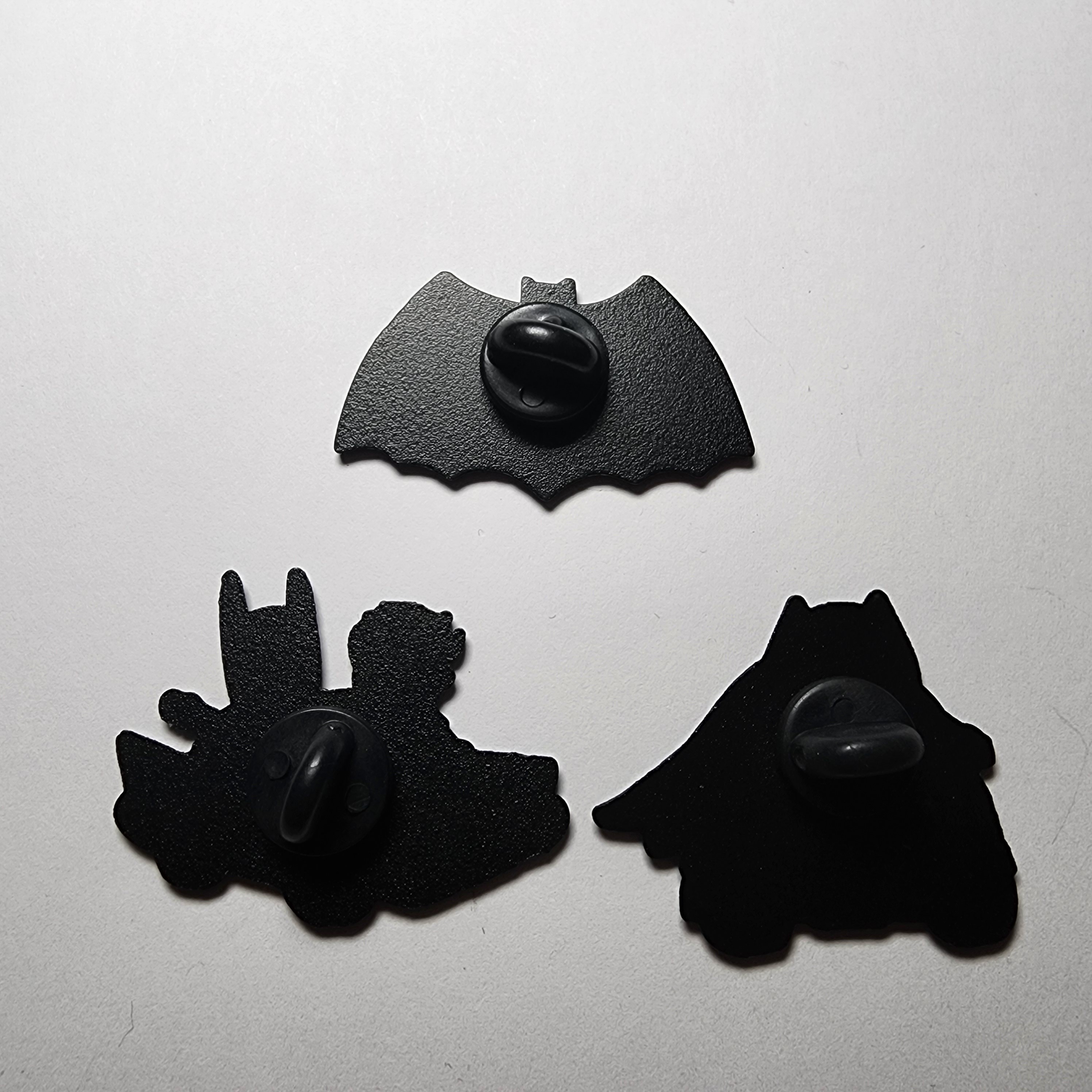 Batman Set of 3 Brooch Enamel Pins - photo 3