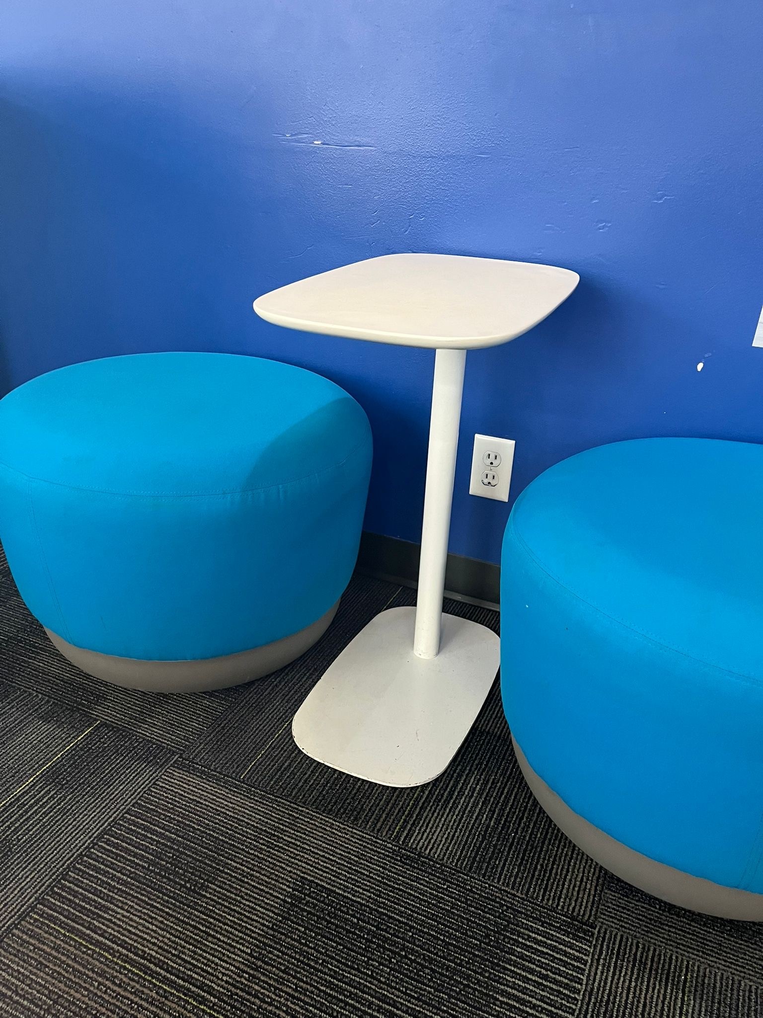 Blue Round Ottoman - photo 3
