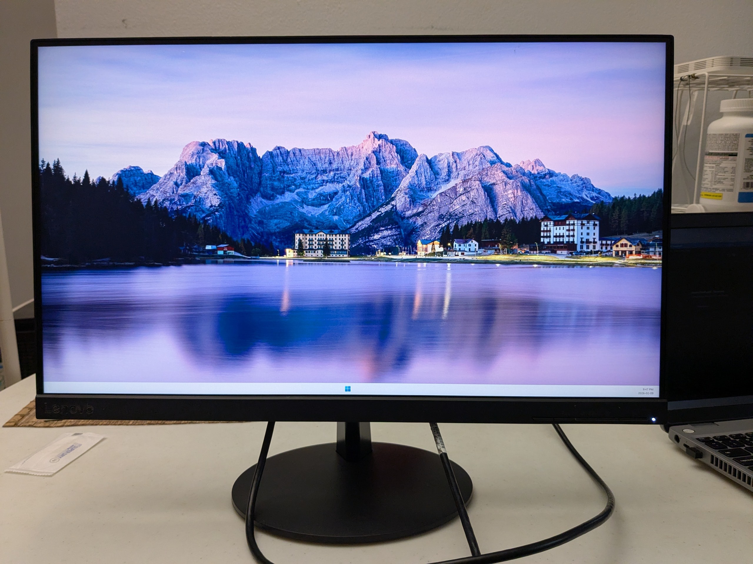 Lenovo L24q-30 2K QHD Monitor - Like New in Box - photo 2