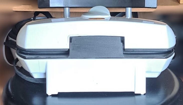 George Foreman Lean Mean Fat Reducing Grilling Machine Like New - photo 3