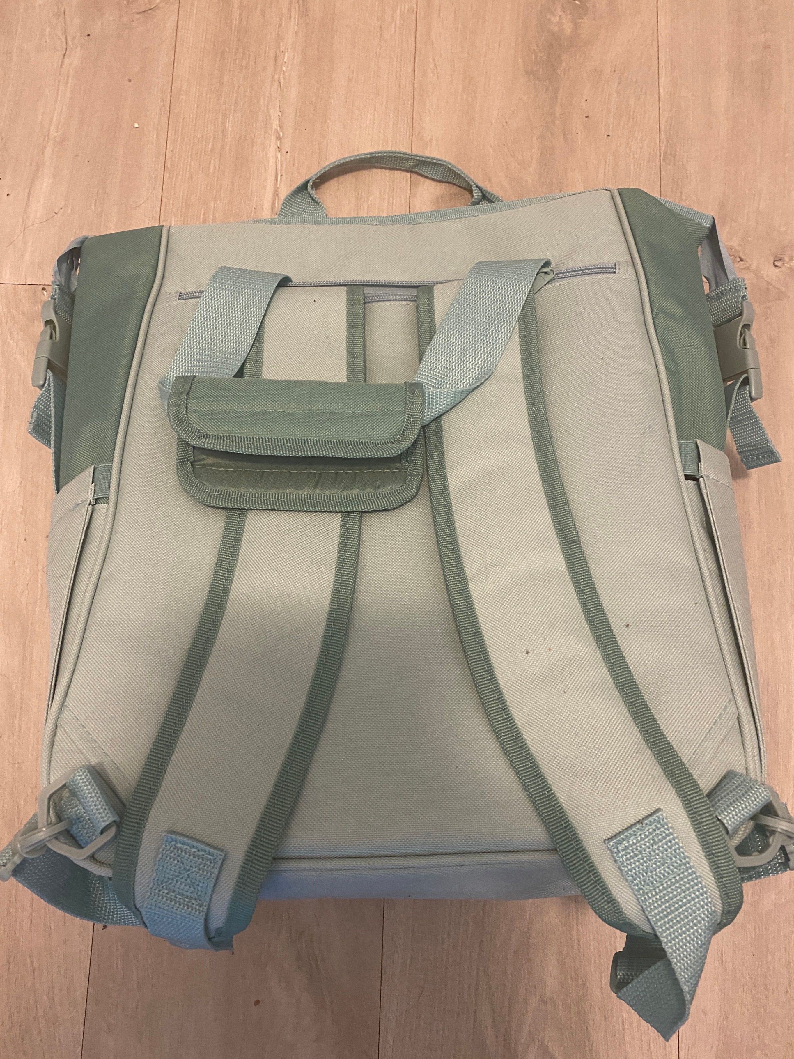 Picnic Backpack with cooler section, plates, cups and cutlery - photo 2