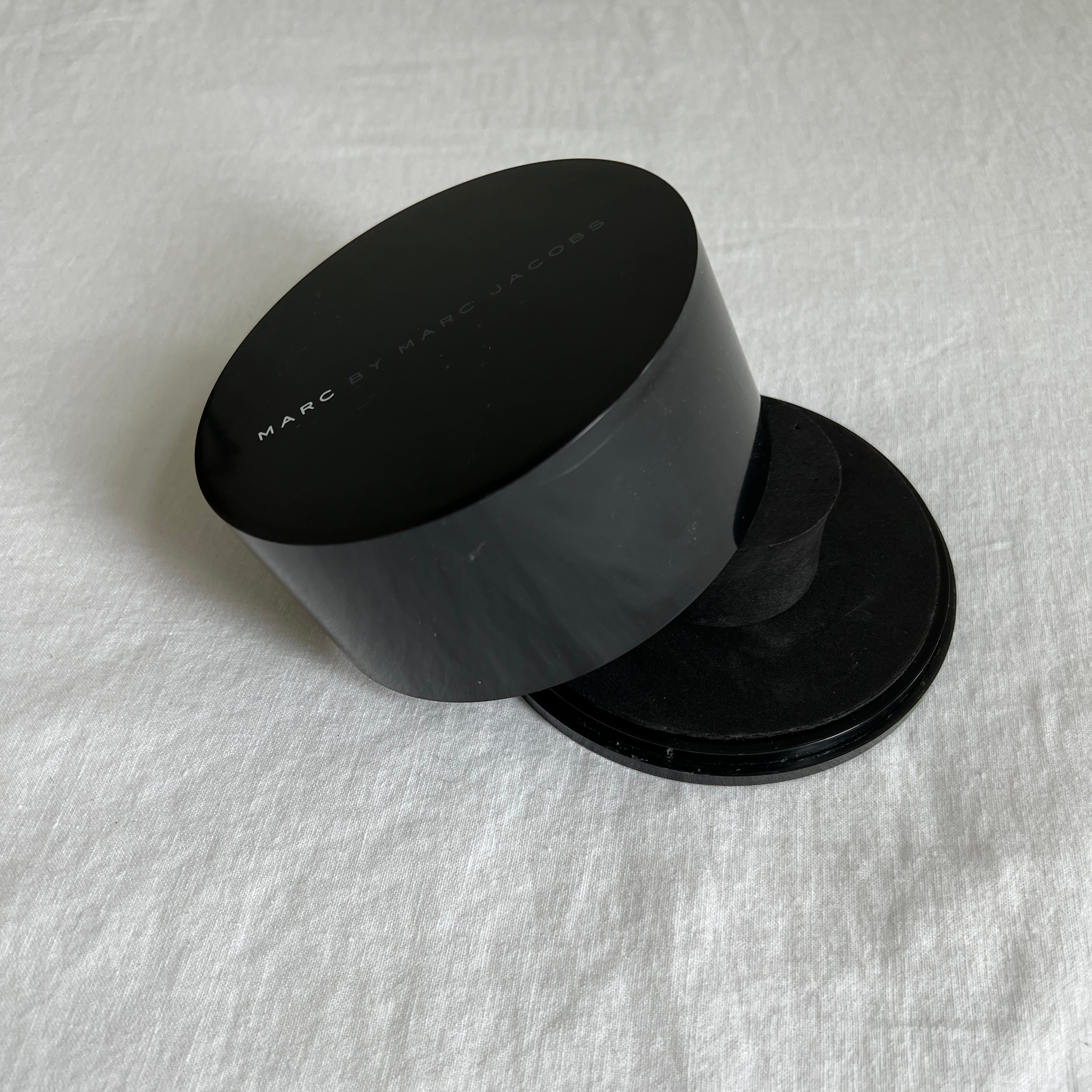 Marc by Marc Jacobs Y2K Plastic Round Jewelry / Watch Box - photo 3