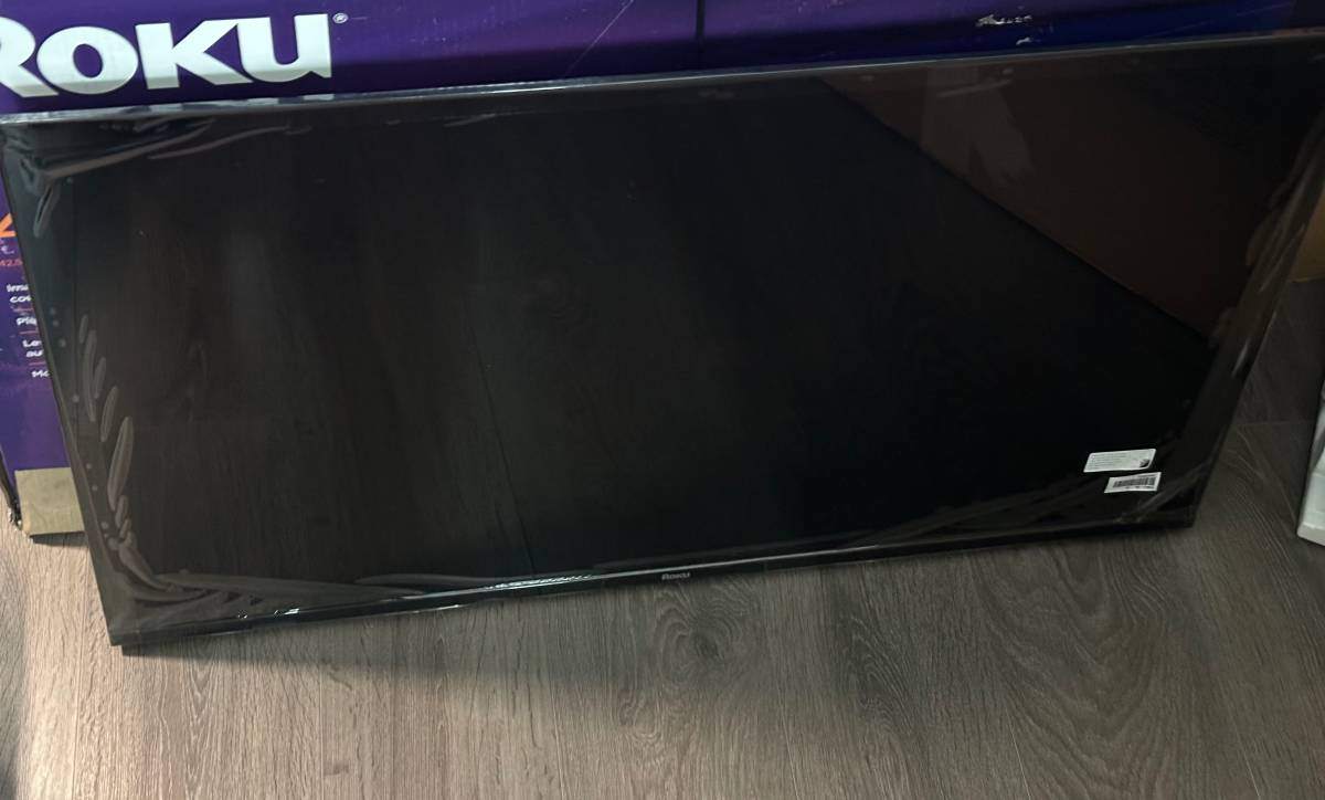 Roku Select Series 43-inch 4K UHD HDR LED Roku Smart TV - photo 5