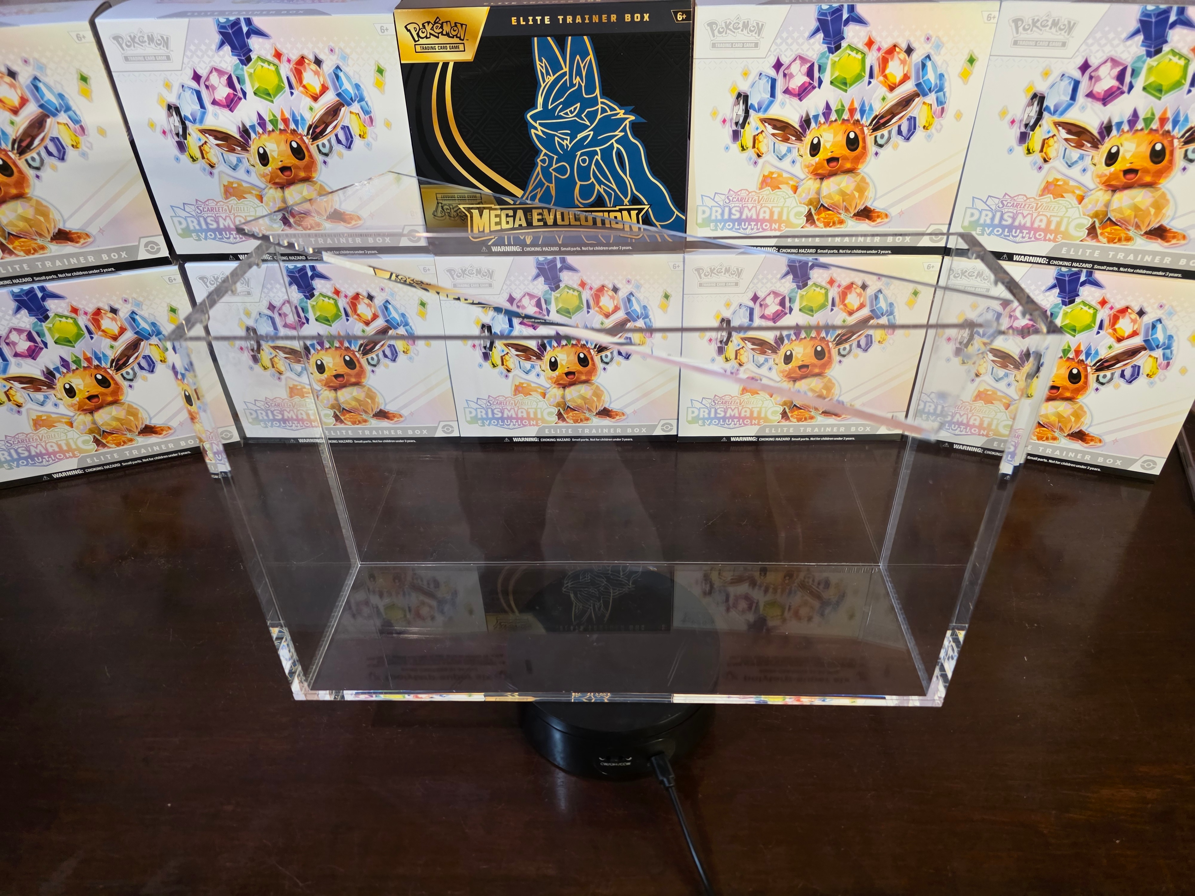 CHARIZARD ULTRA PREMIUM COLLECTION – SEALED NM w/ ACRYLIC CASE - photo 5