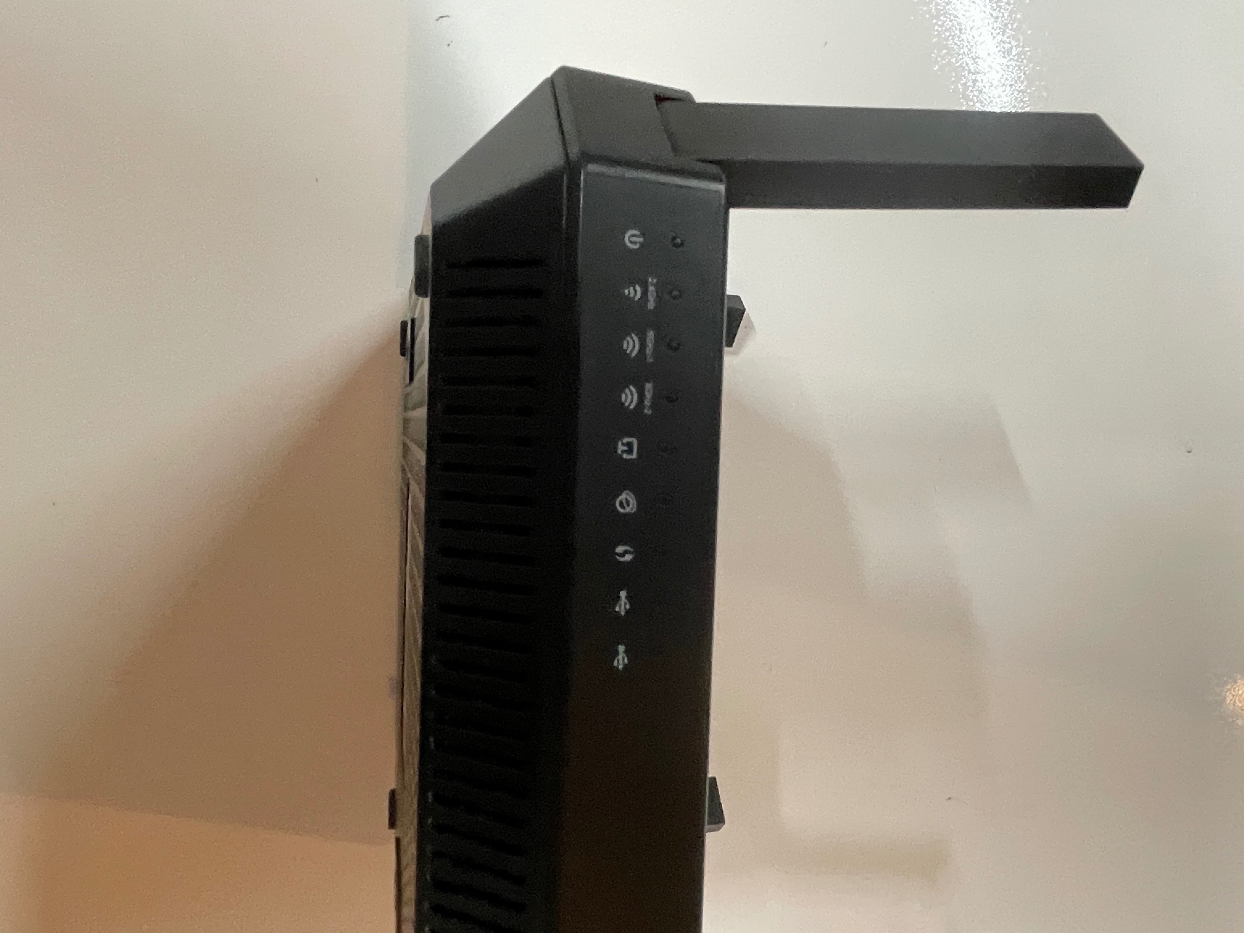 TP-Link Archer C4000 MU-MIMO Tri-Band Wi-Fi Router - photo 4