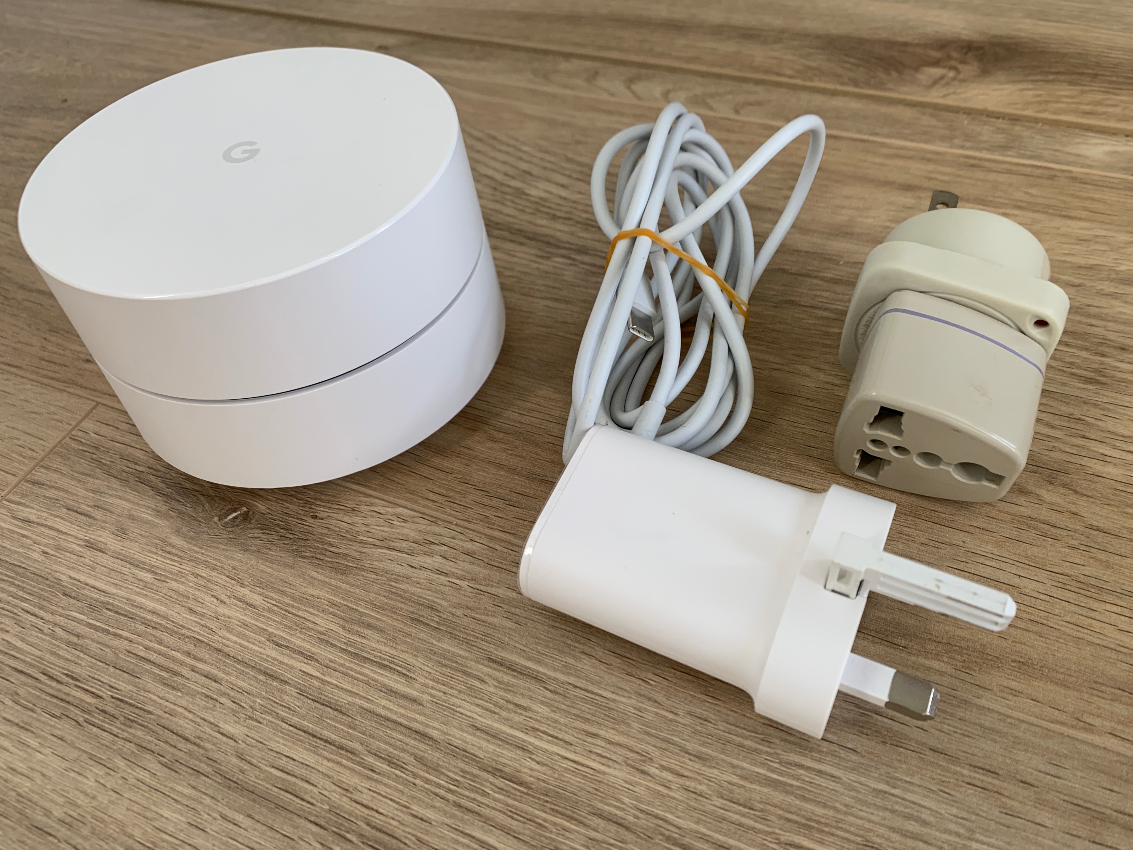 Google Wifi puck (AC - 1304) with adaptor and power cable