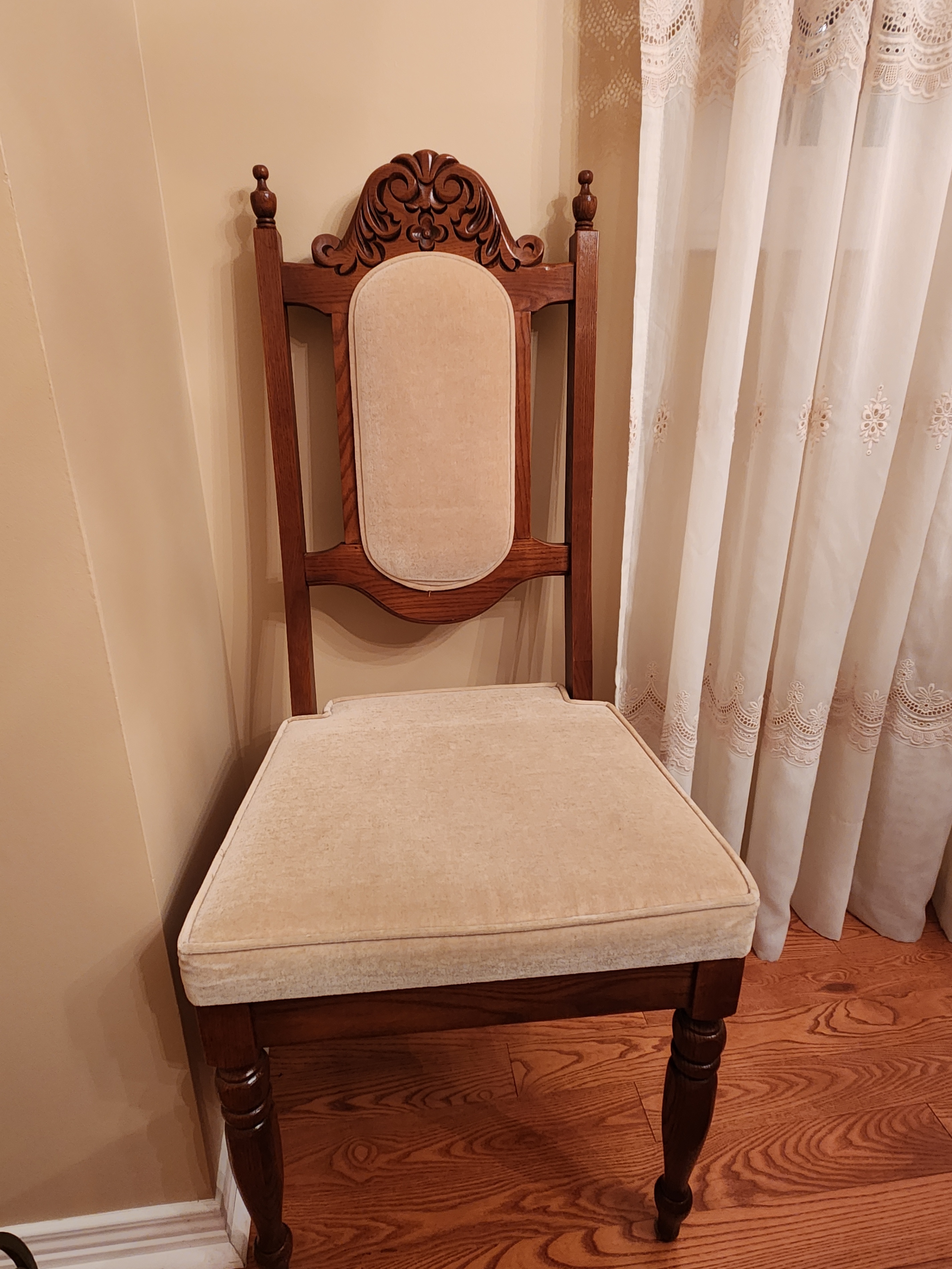 Dining Room Set with Hutch and Eight Chairs - photo 4