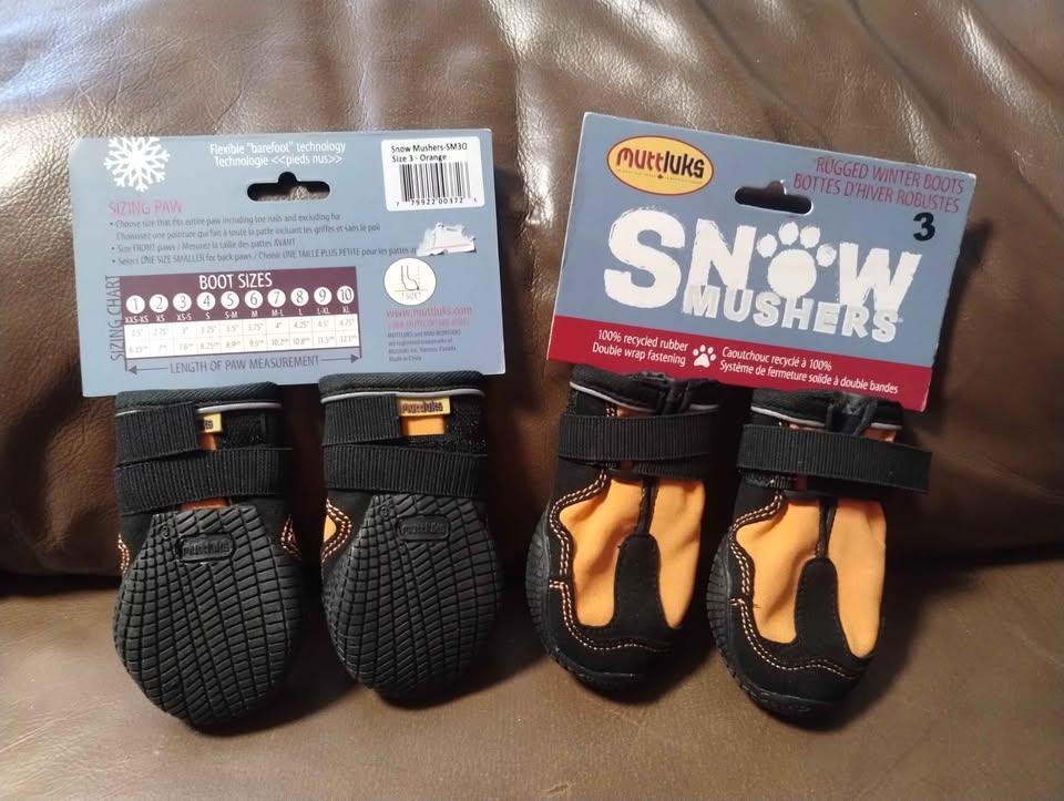 Muttluks Dog Orange/Black Boots 2 Pairs of  Snow Mushers Size 3