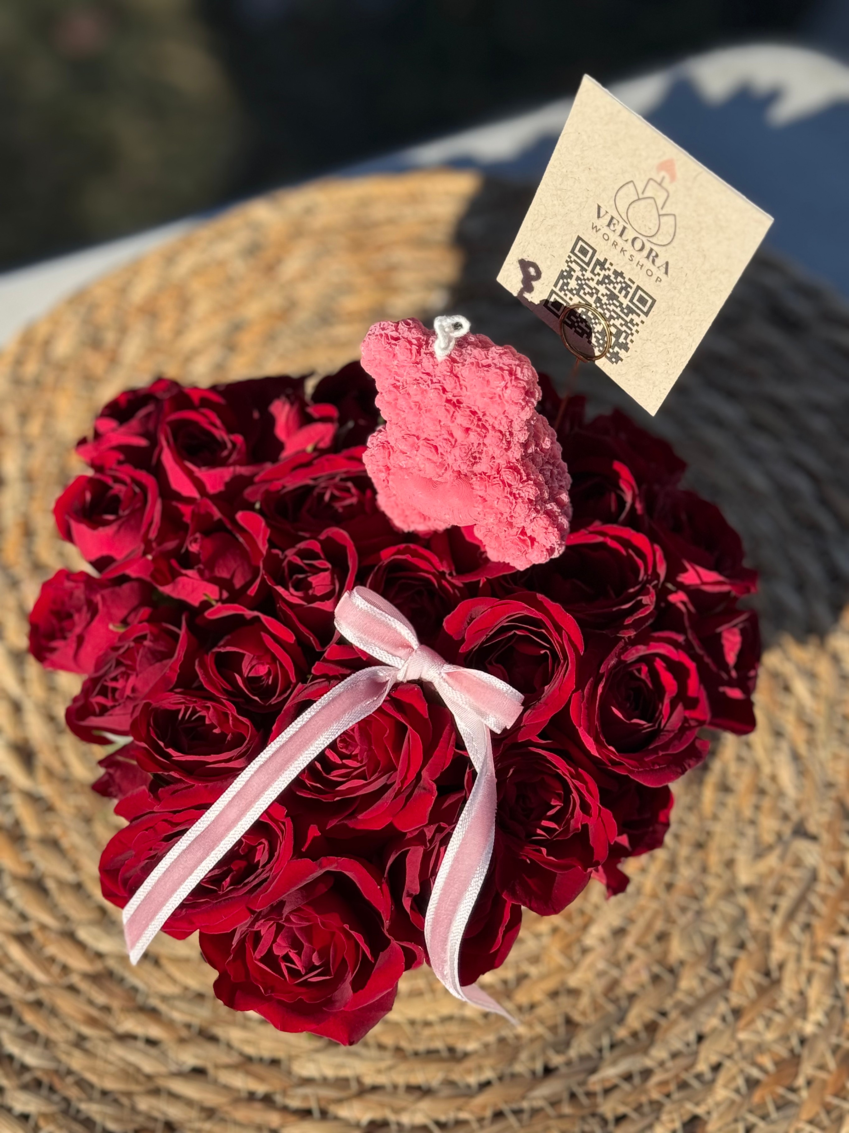 Fresh Mini Roses Bouquet in a Cement vase & Teddy Bear Candle - photo 2