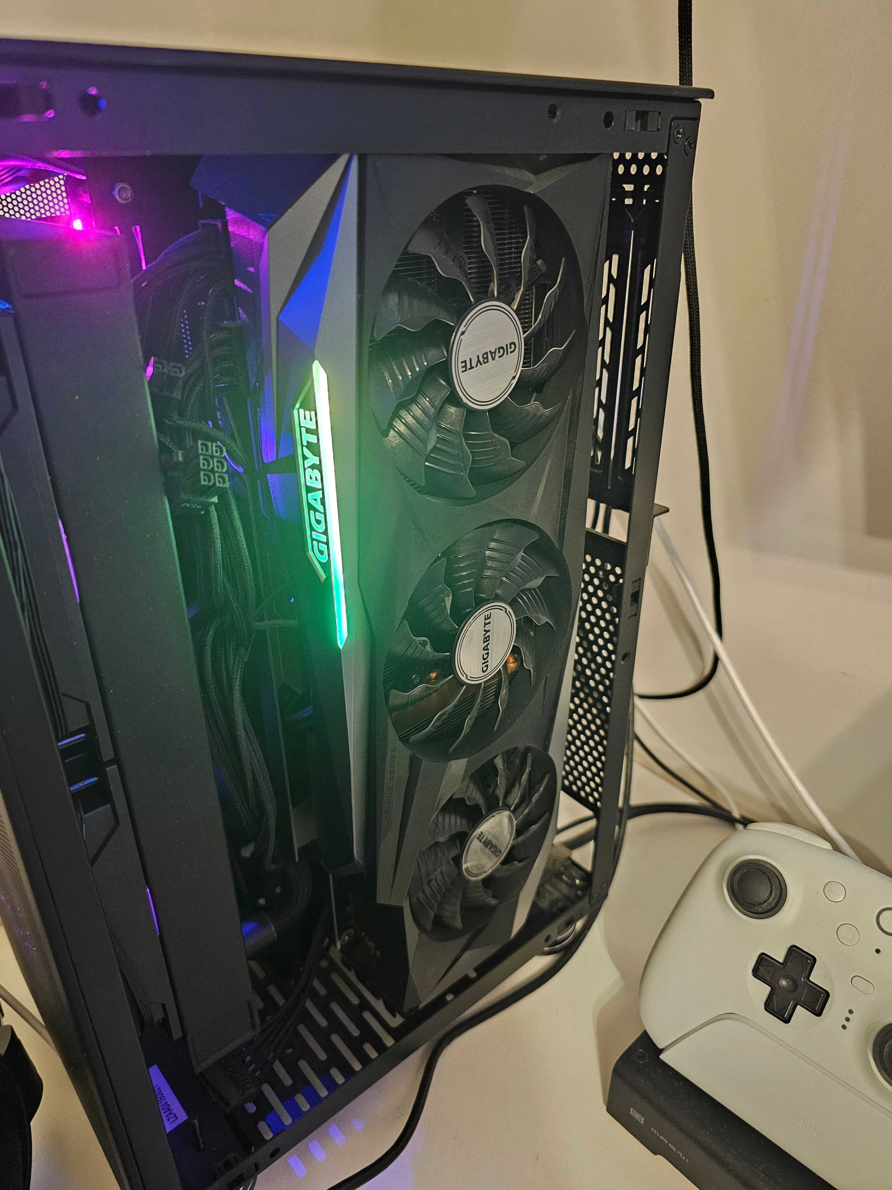 Gigabyte GeForce RTX 3080 10GB - Excellent Condition - photo 2