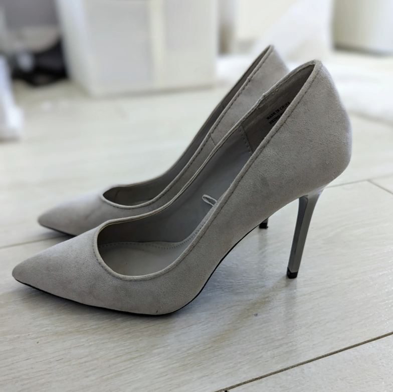 Pumps - Size 5 - photo 2