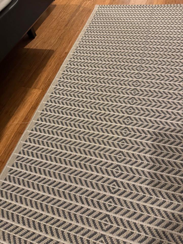 Carpet, Rug, Indoor/outdoor Mat 2’7” x 6’7” Like New - photo 4
