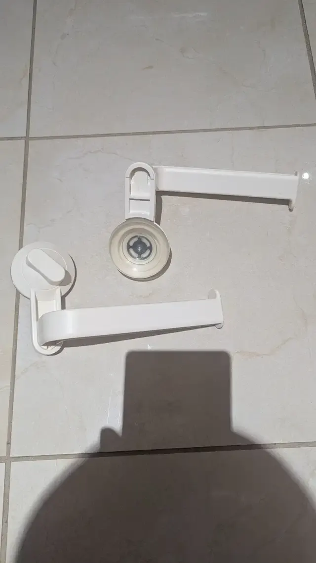 Toilet paper suction holder