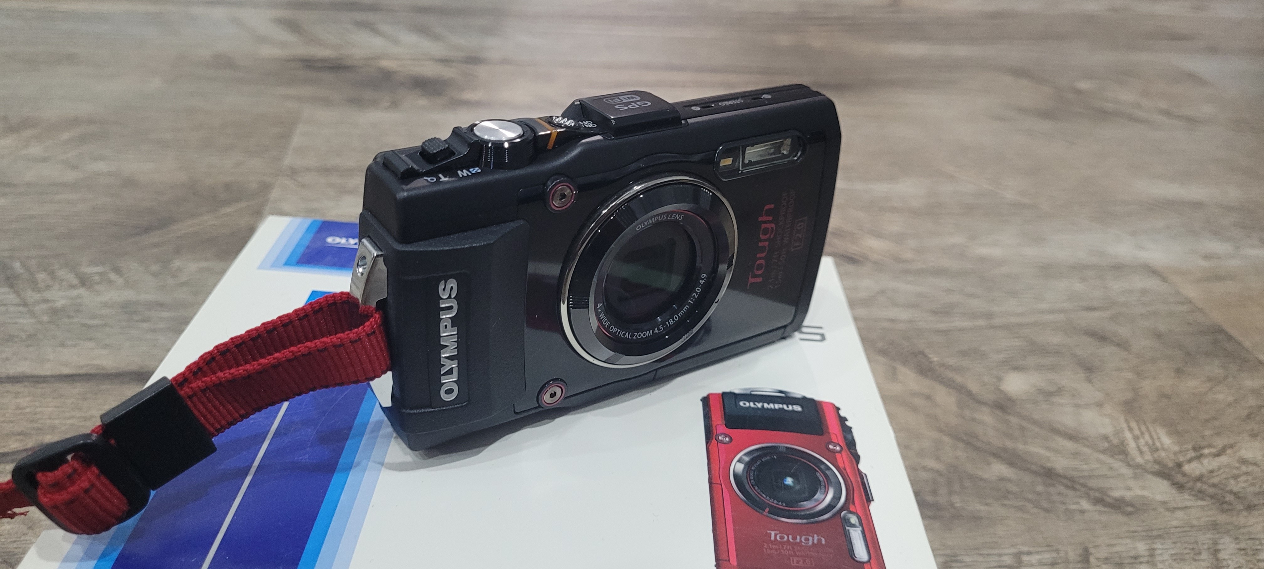 Olympus Stylus TG-4 Waterproof Camera – Org Box + Accessories - photo 2
