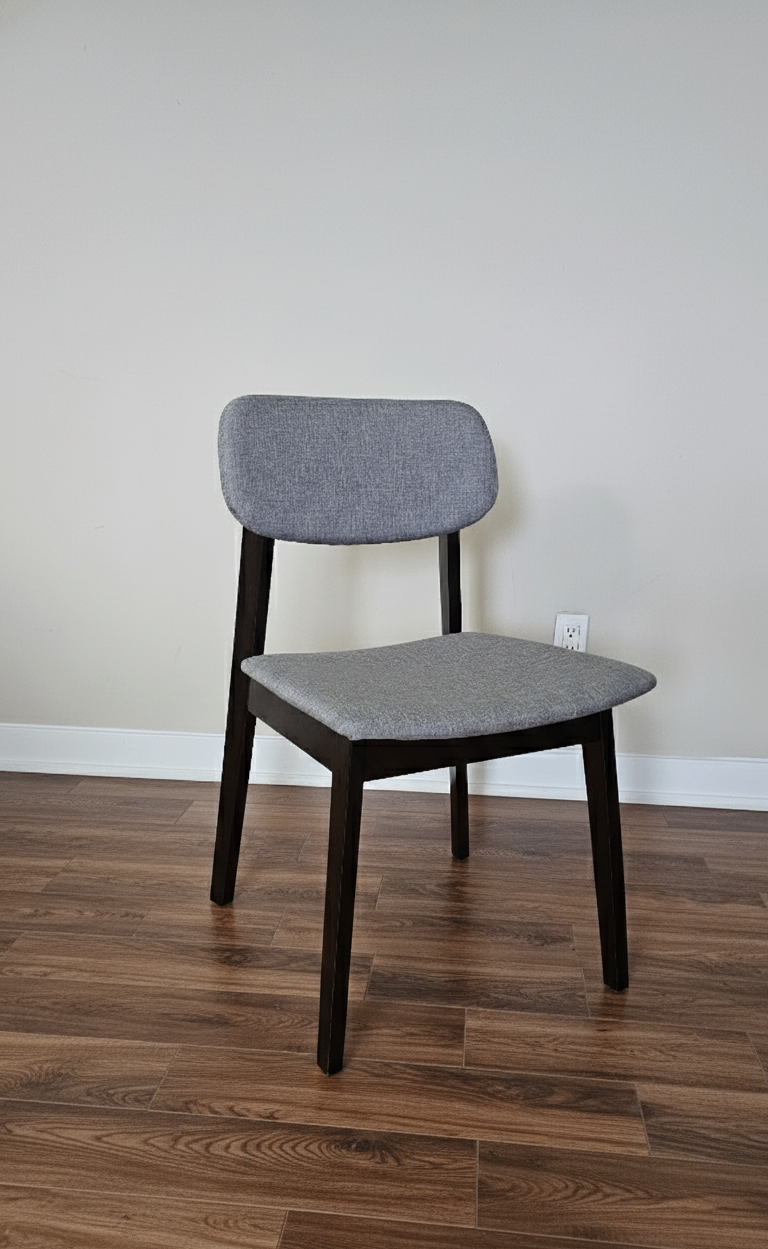 Set of 4 Mid-Century Modern Dining Chairs – Like New