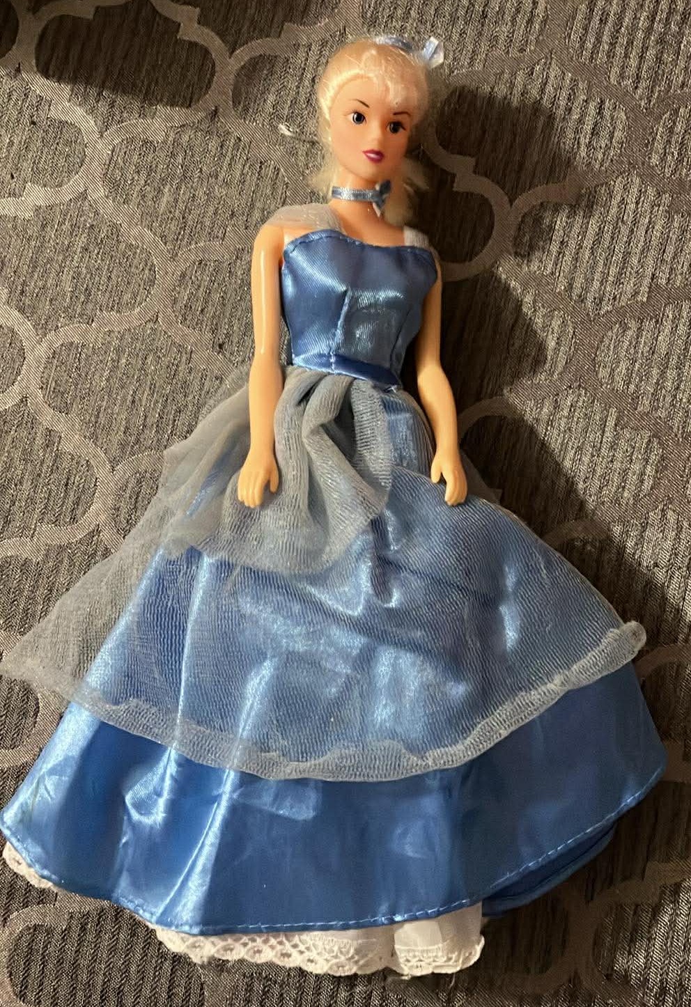 Cinderella Doll (No shoes)