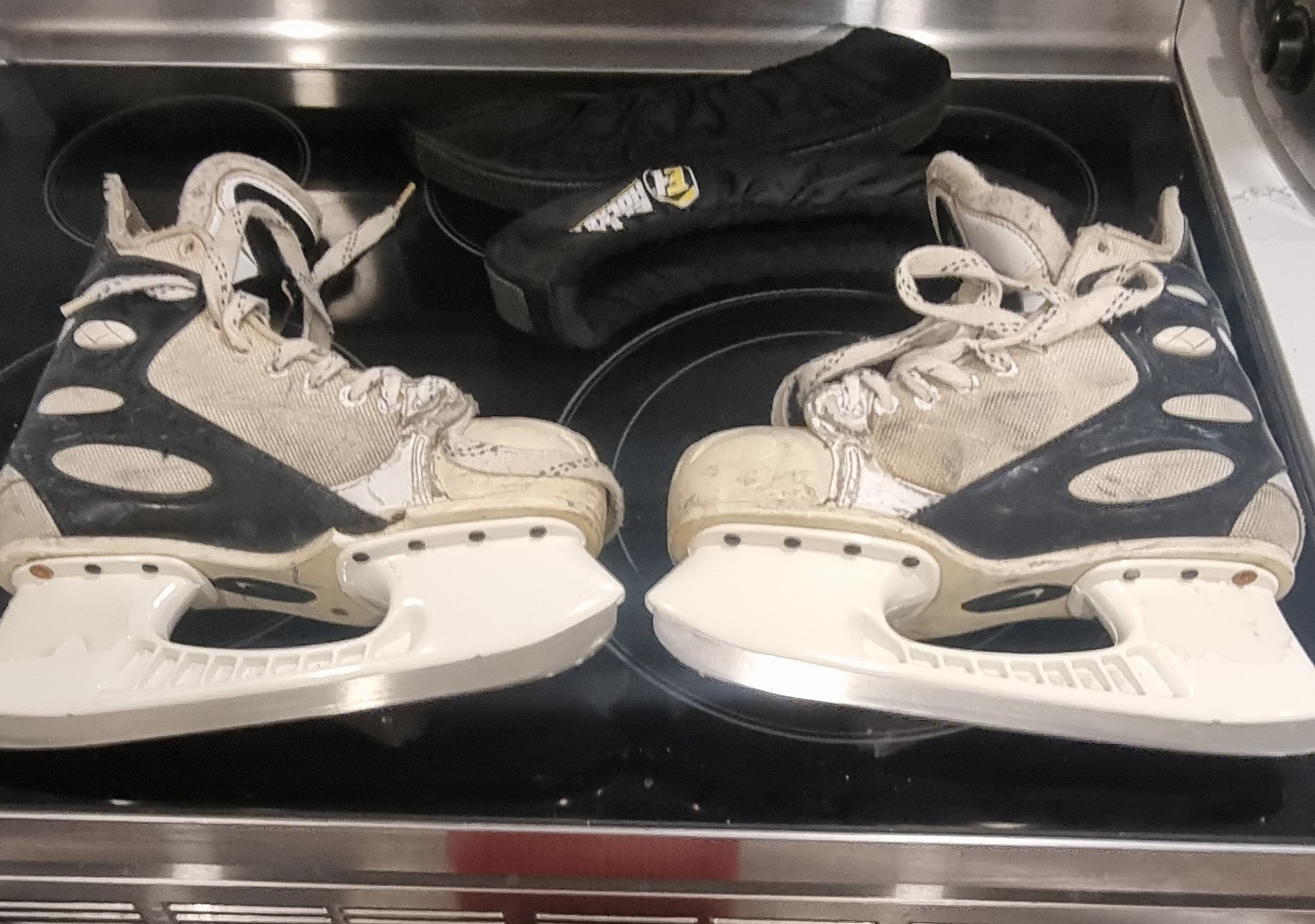 Federov AIR Zoom White skates size 9