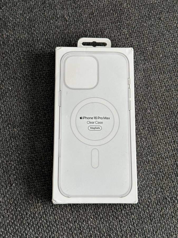 Apple iPhone 16 Pro Max Fitted Clear Case with MagSafe MA7F4ZM/A
