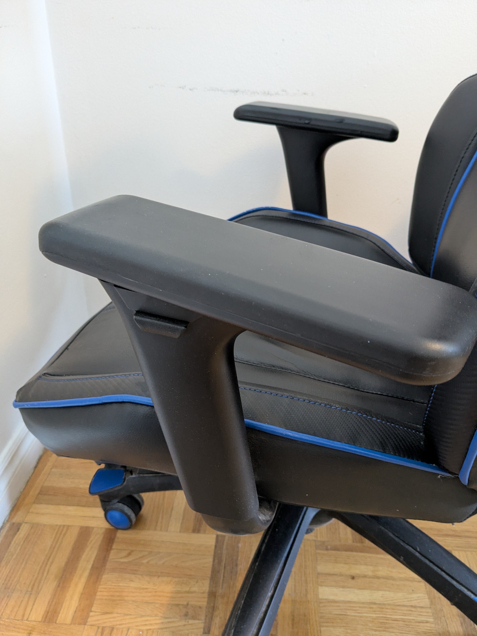Fully Adjustable Gaming / WFH Chair 🎮 - photo 3