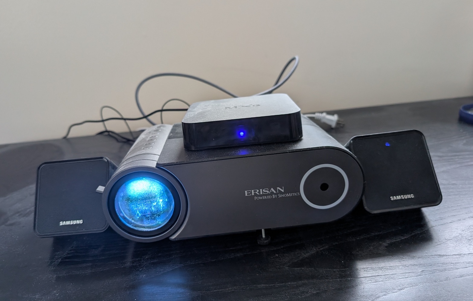 ERISAN home projector, Samsung speakers and Android TV Box
