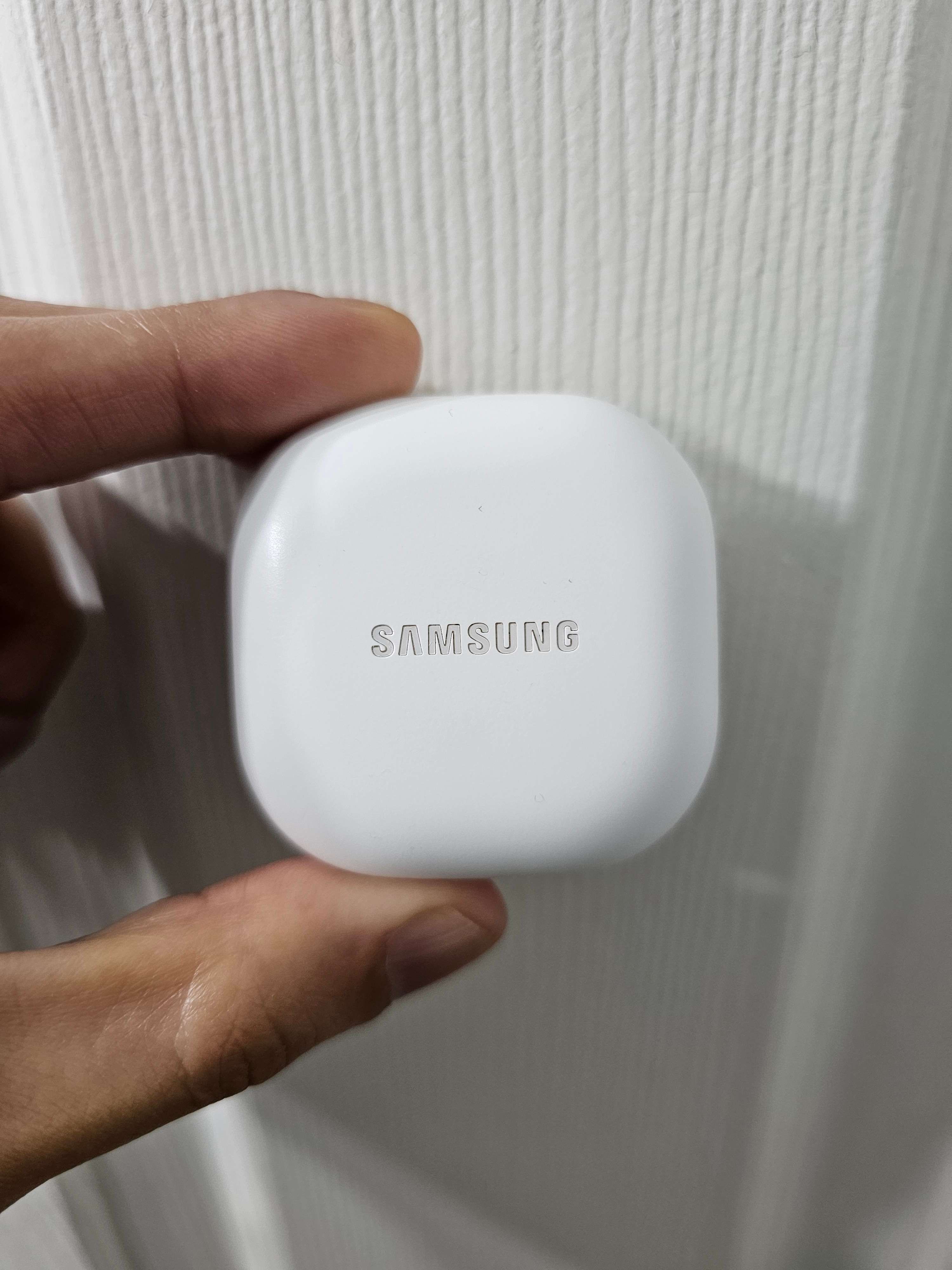 Samsung Galaxy Buds2 Pro Earbuds - photo 2