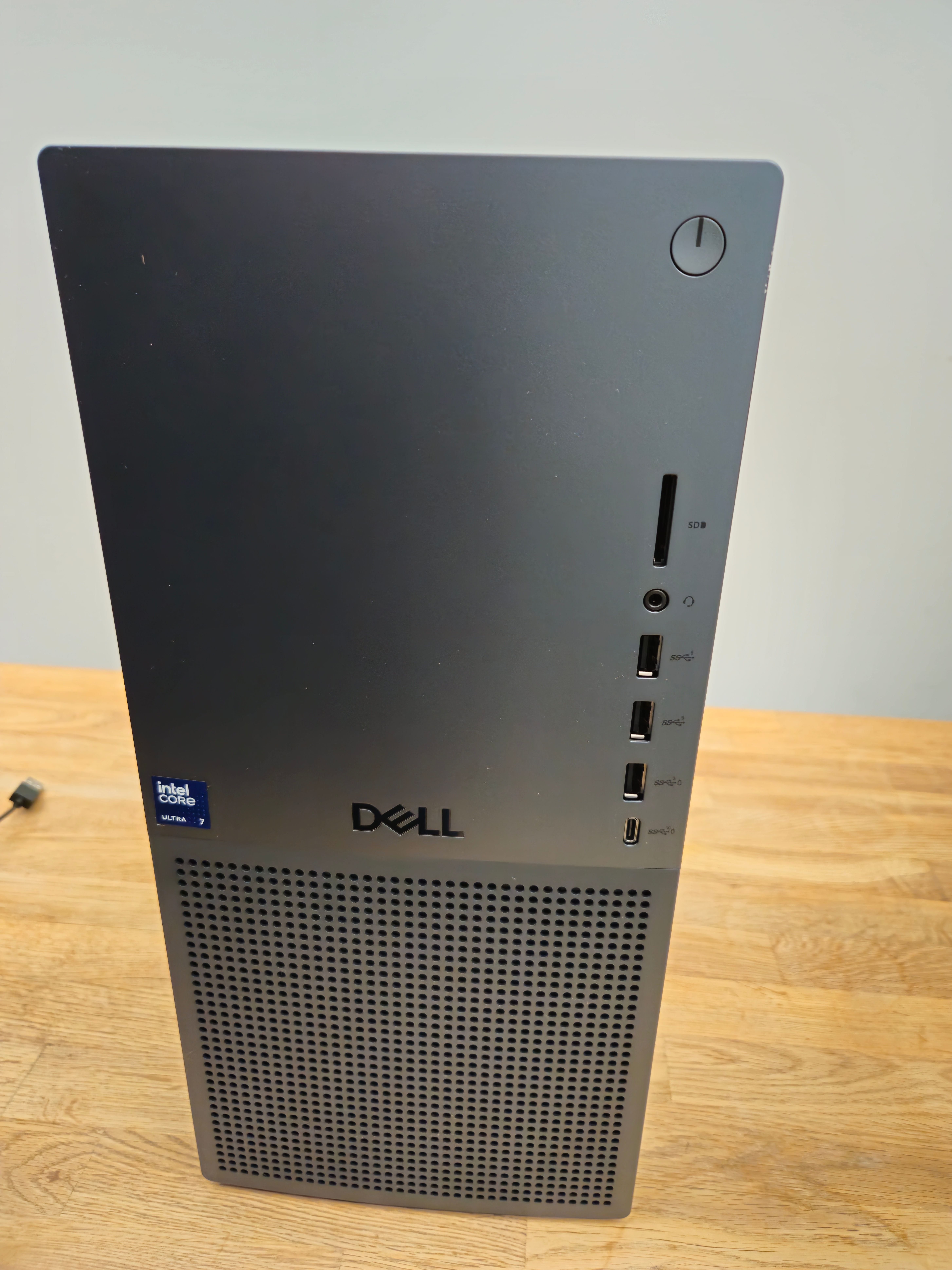 Dell Tower Plus EBT2250 - i7 265, 32GB 5200MHz, RTX 5060 - photo 2