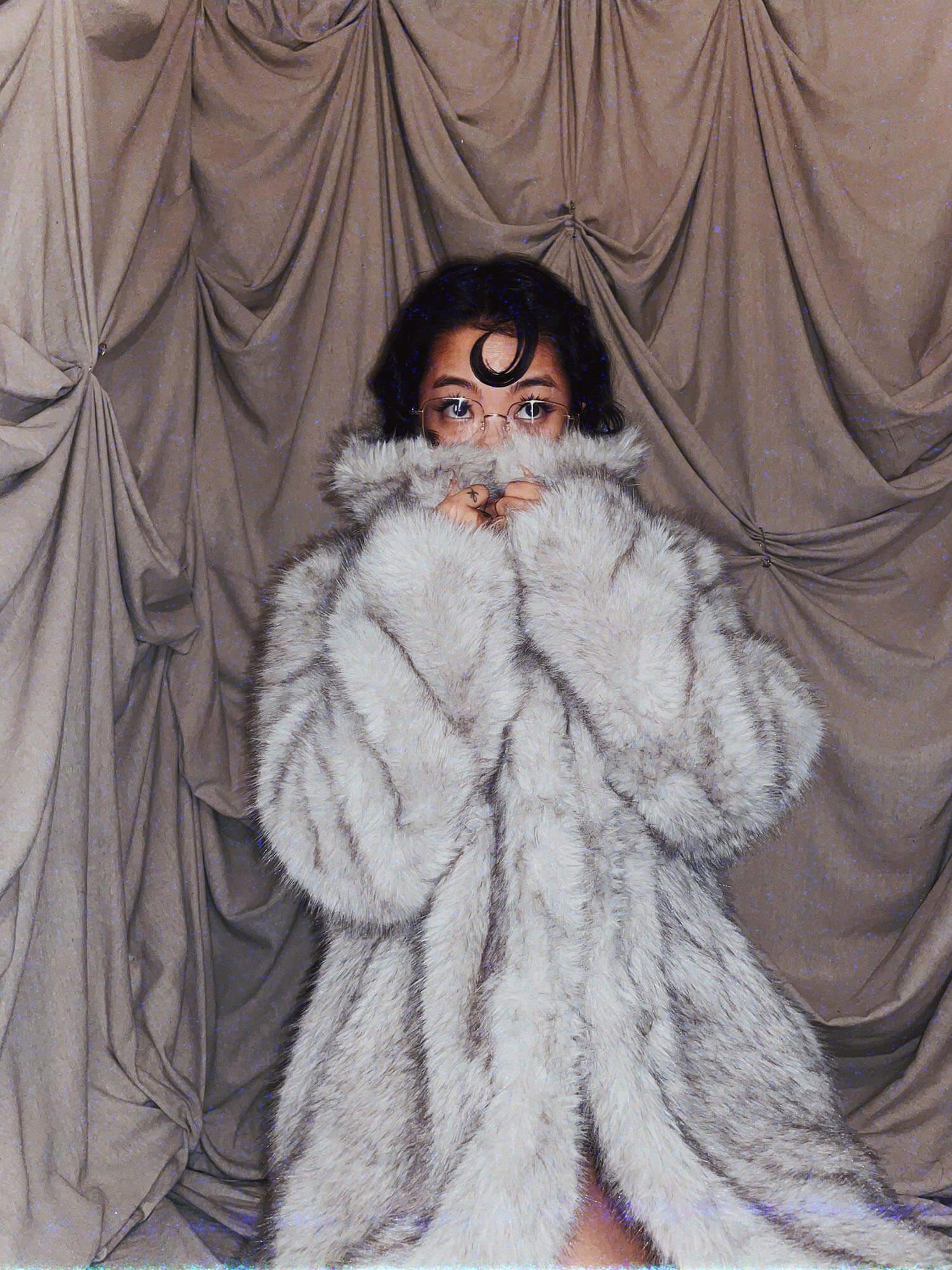 gorgeous large wolf grey fur coat w pockets - photo 3