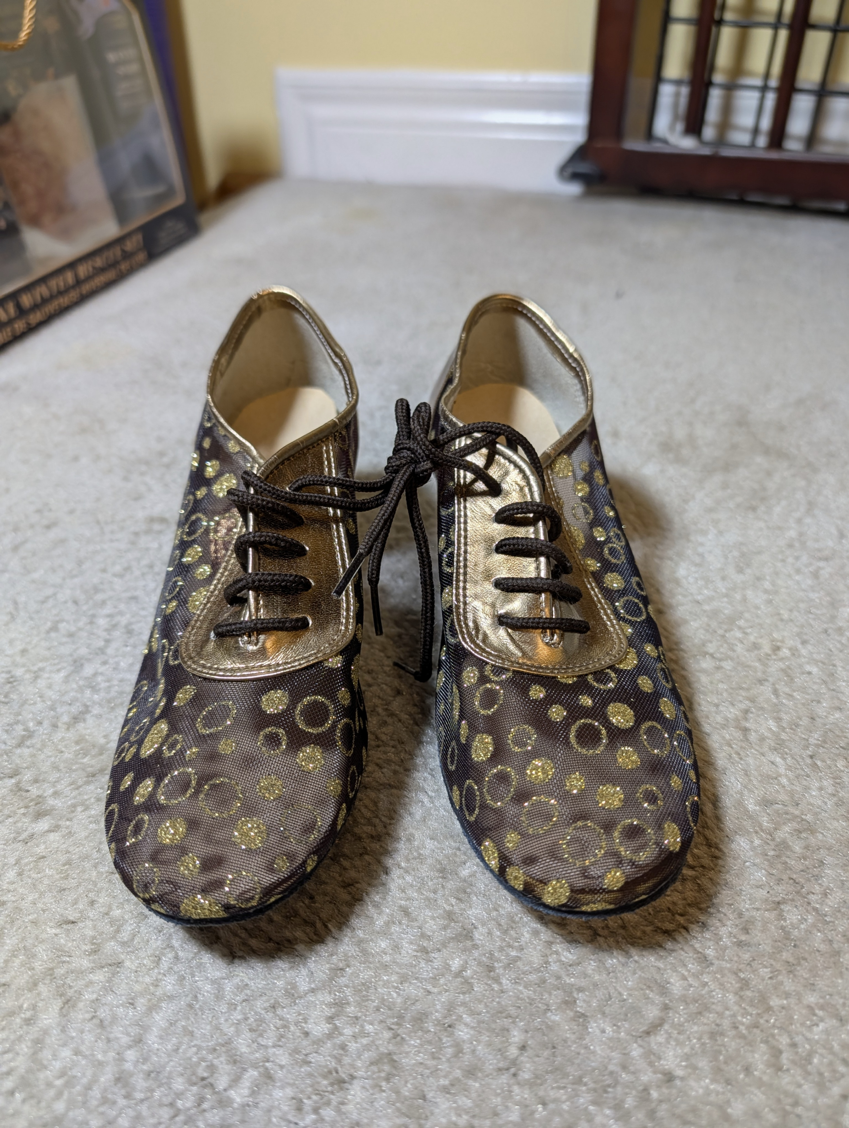 Women's Transluscent Mid-Heel Shoes With Spot Design