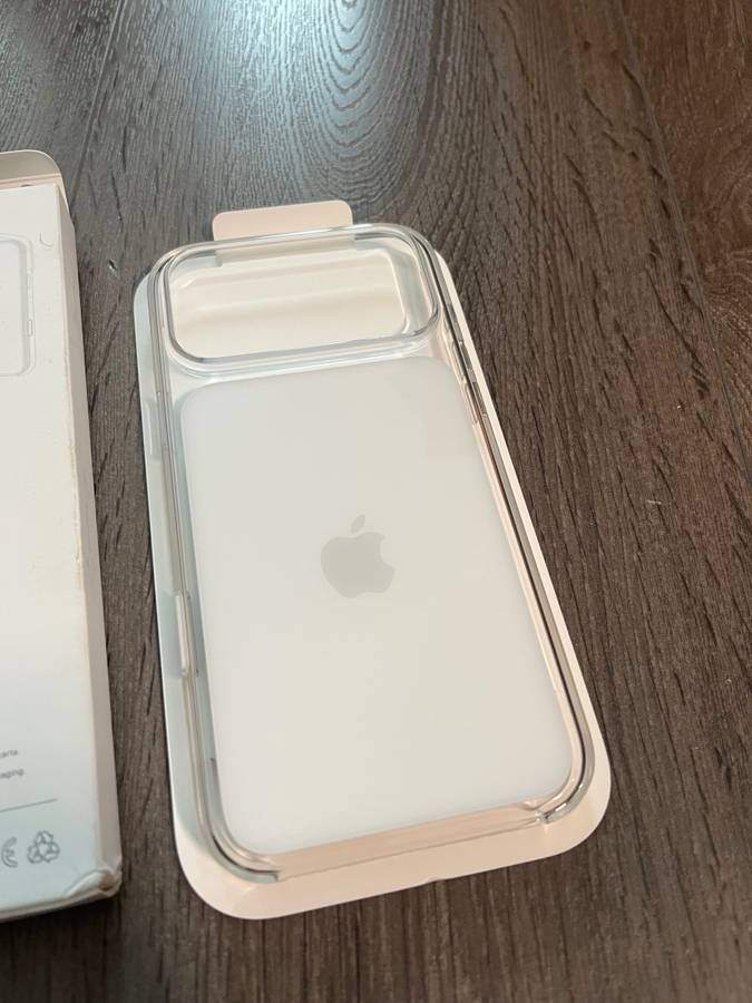 Apple Fitted Hard Shell MagSafe Case - iPhone 17 Pro Max -Clear - photo 5