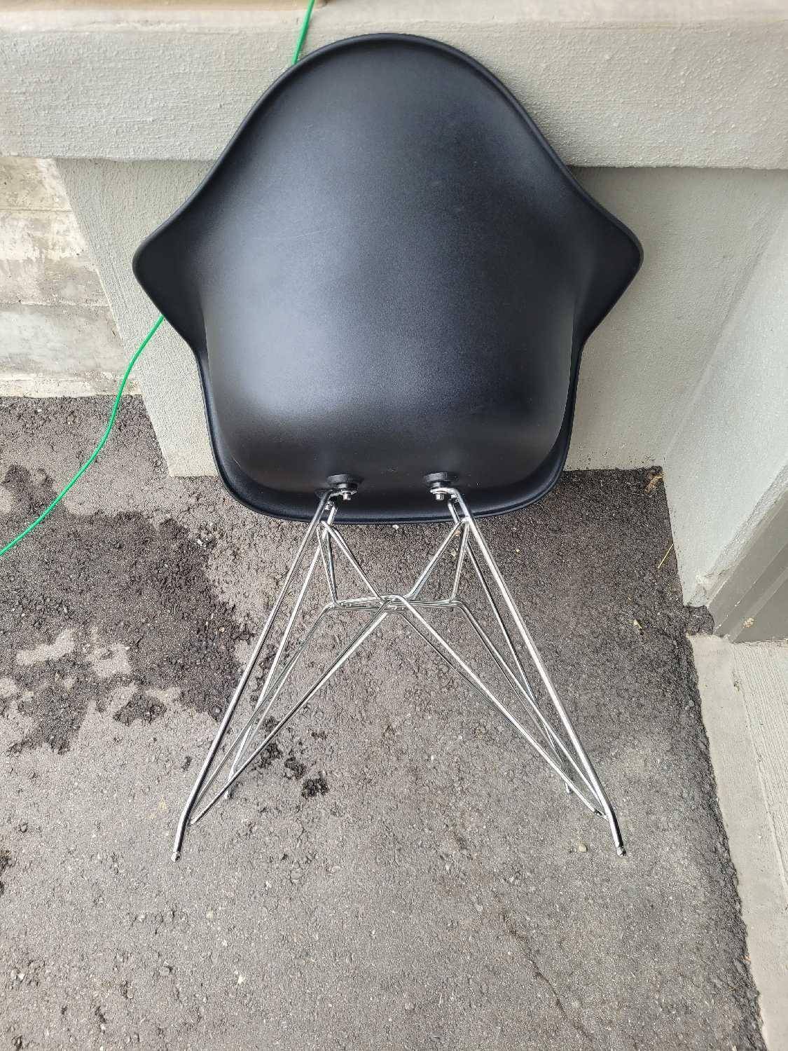 Eames Style Black Shell Chair - photo 3