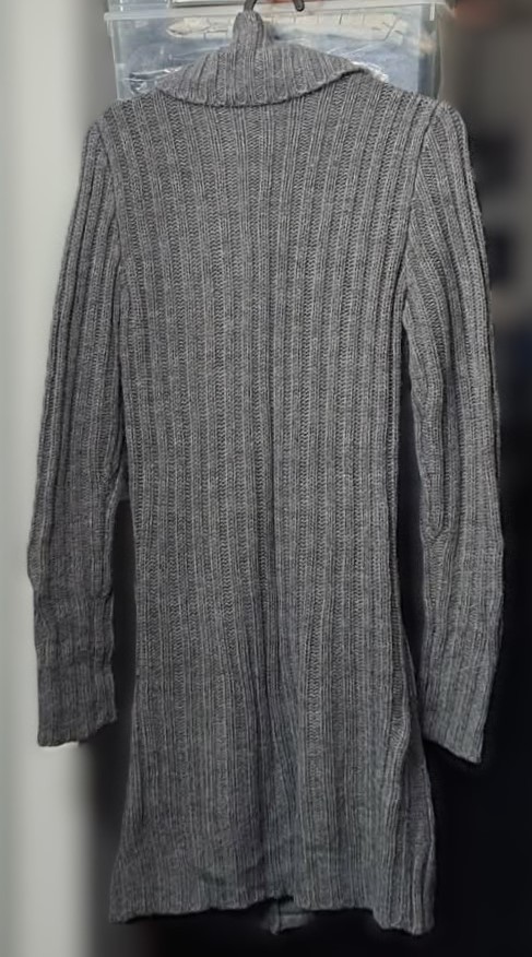 Airport Clothing Co. Grey Cable Knit Cardigan Like New Medium - photo 2
