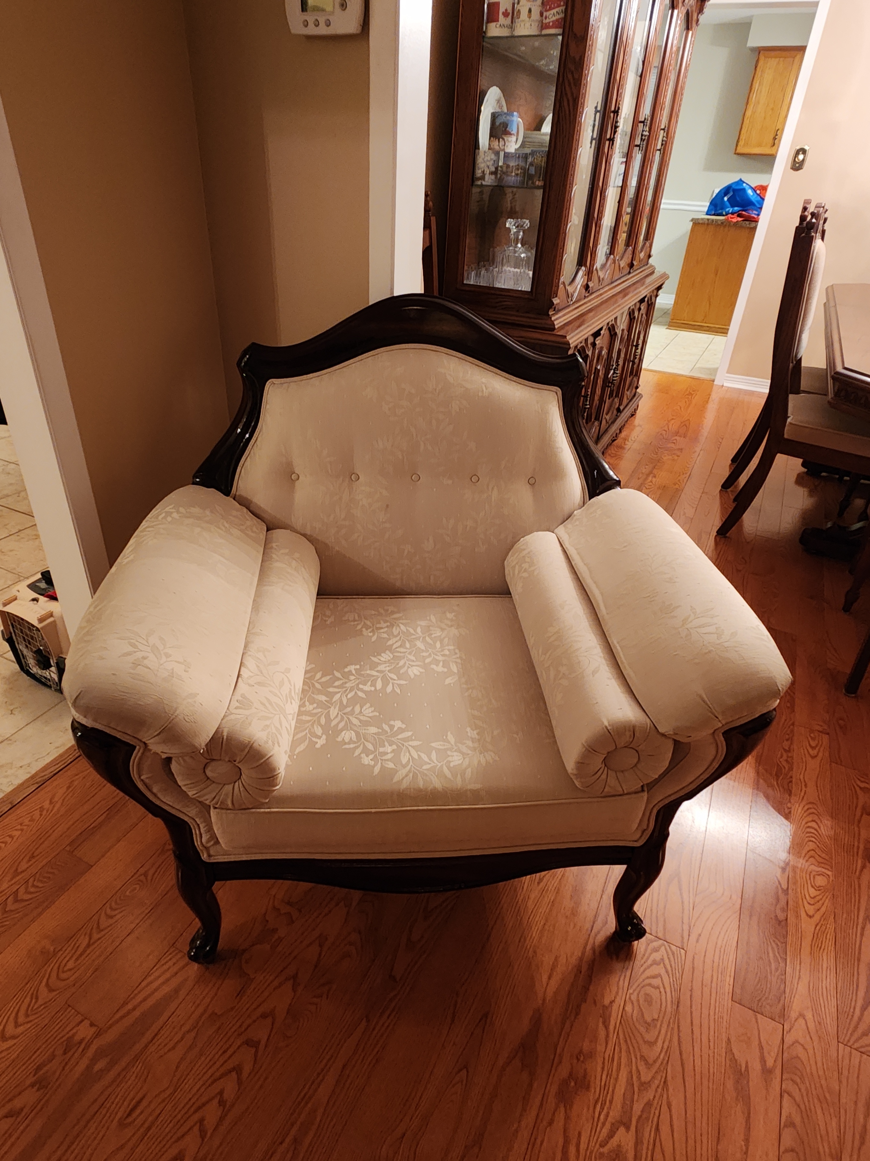 Antique Style Sofa and Loveseat Set - photo 3