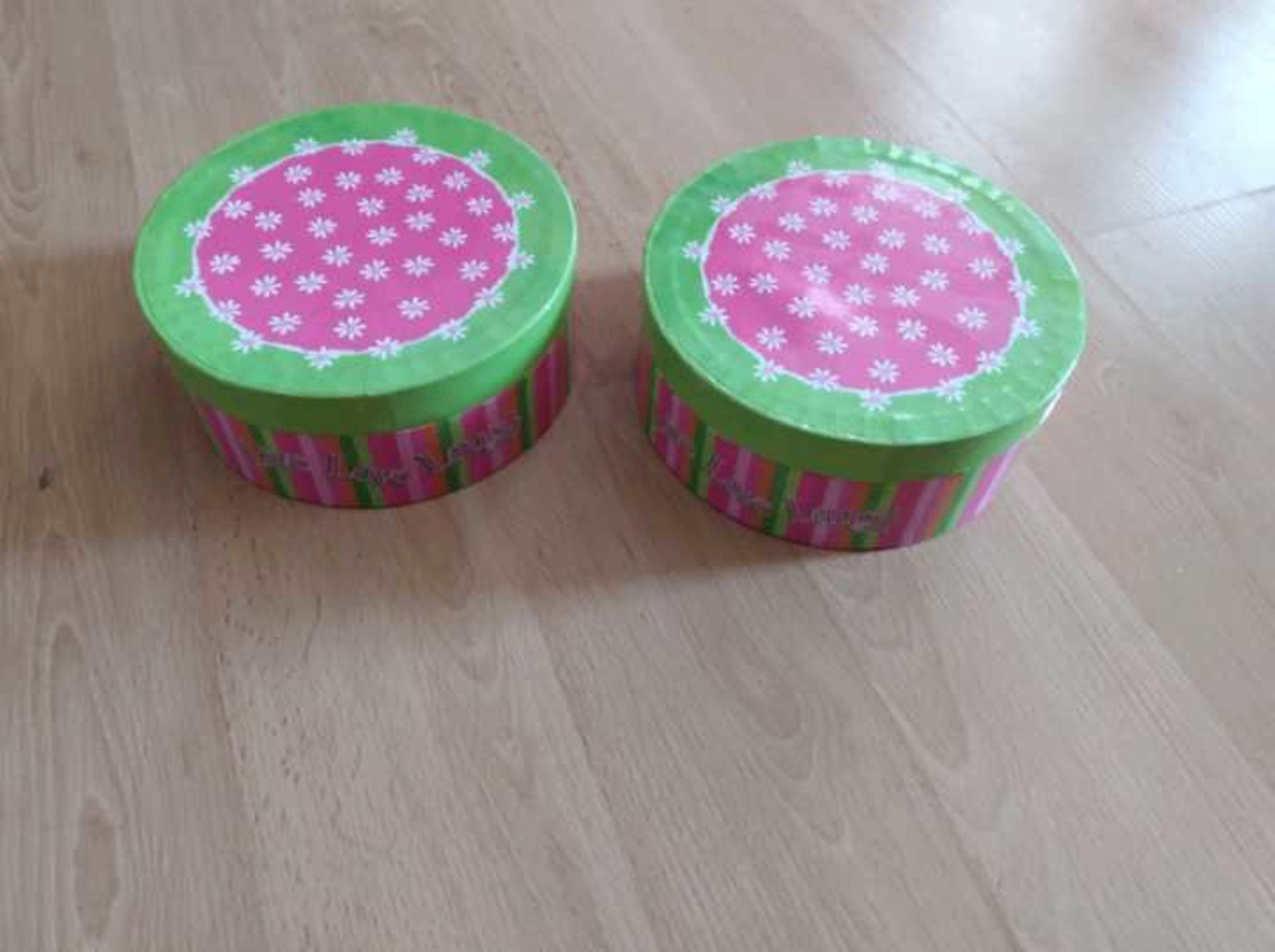 Round boxes by Ellen Krans - Brand New - photo 2