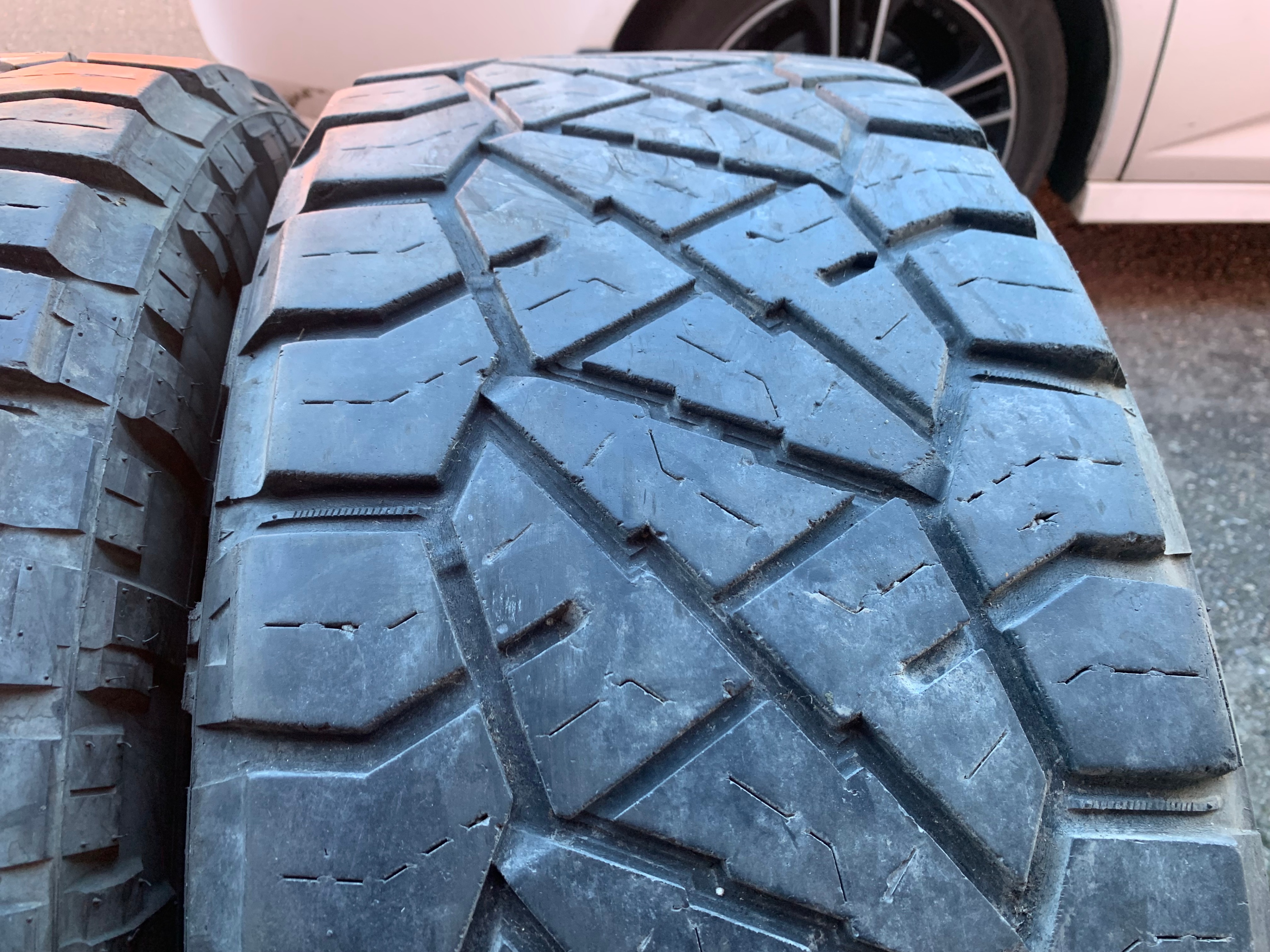 PAIR of LT 37X13.50R22 128Q 12PR Nitto Ridge Grappler 45/50% - photo 3
