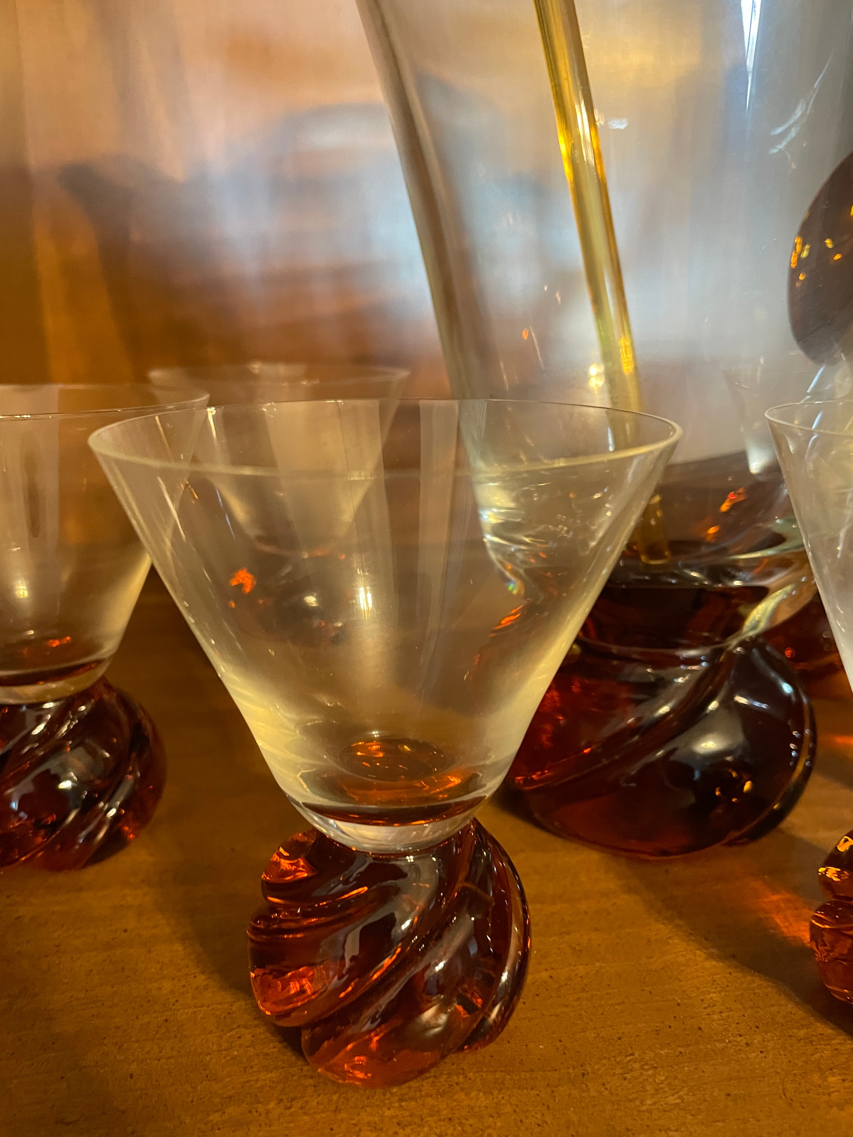 Vintage Art Glass Pitcher + 6 Glasses - photo 2